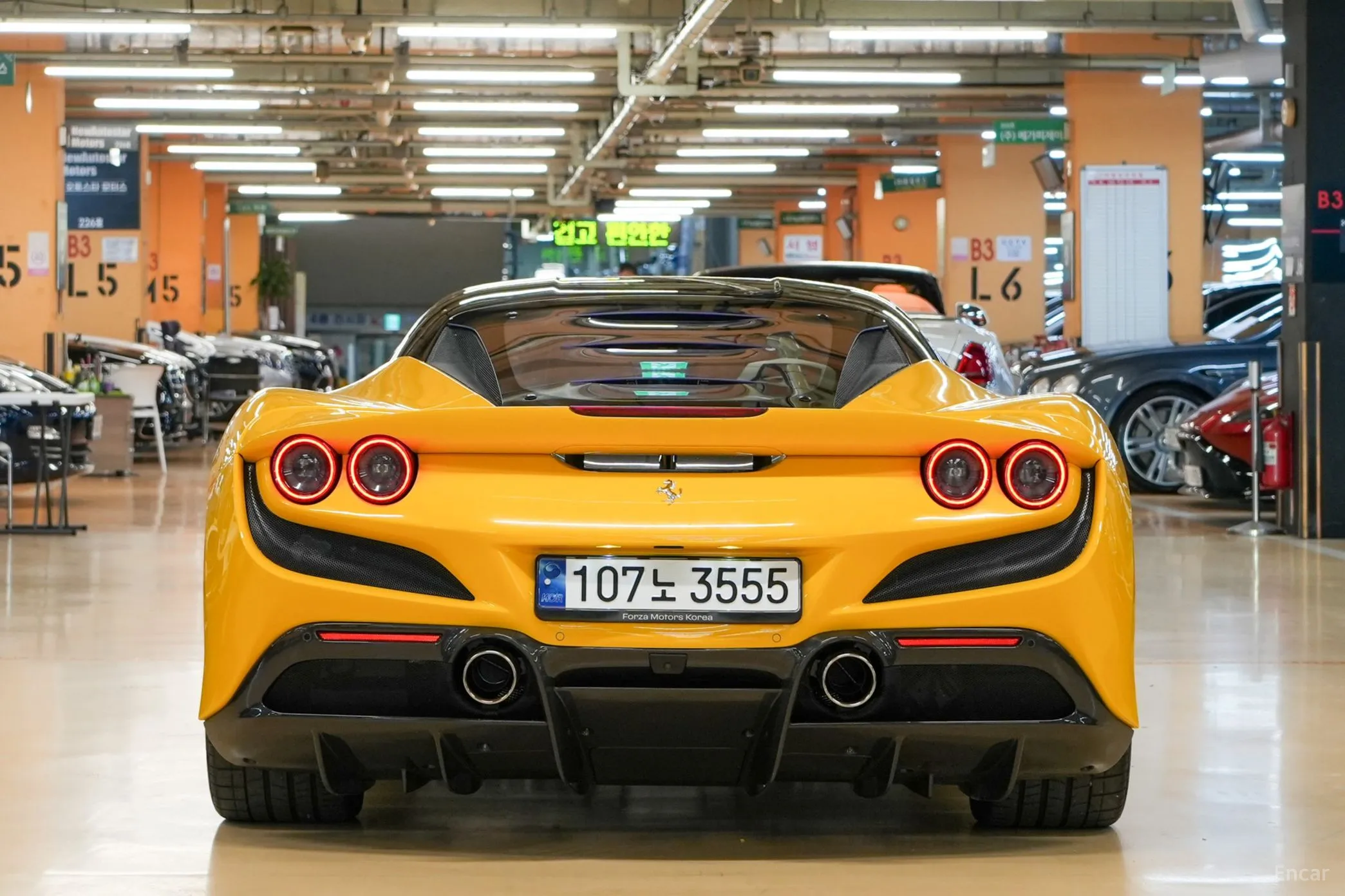 Ferrari F8 Tributo превью 3