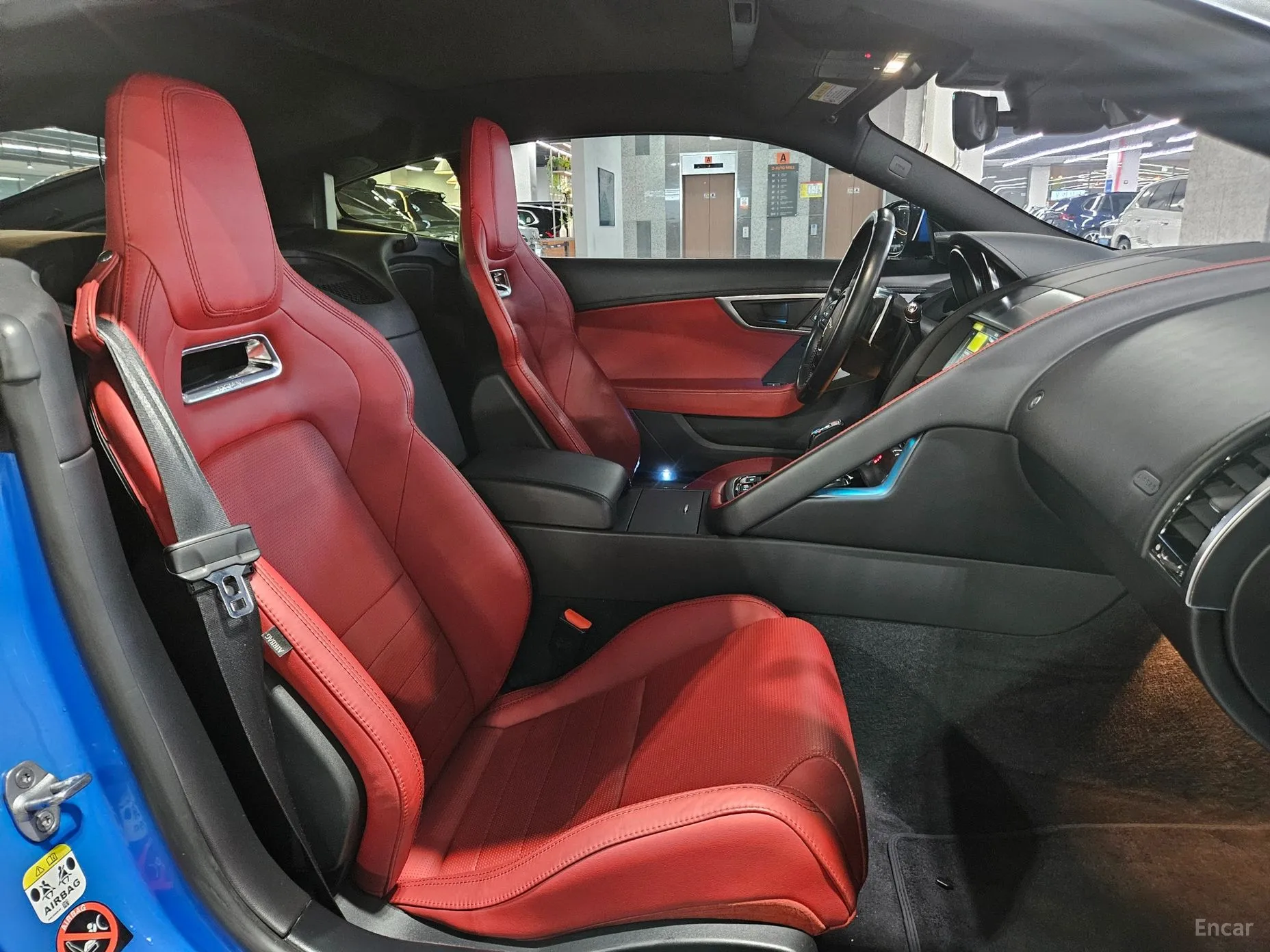 Jaguar F-TYPE превью 11