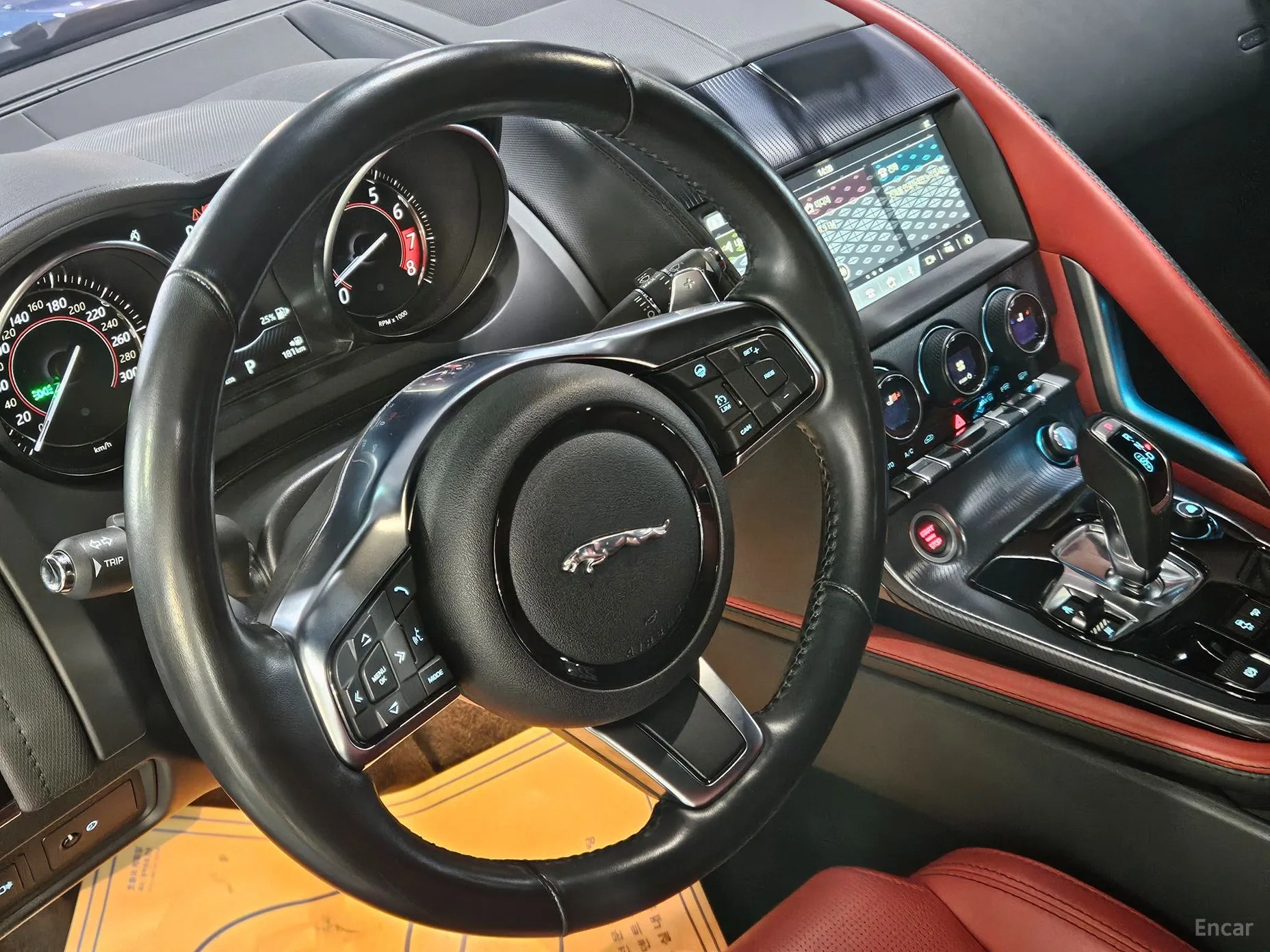 Jaguar F-TYPE превью 13