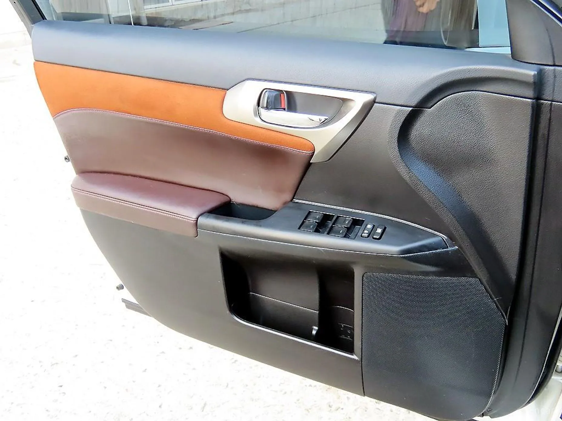 Lexus CT200h превью 11