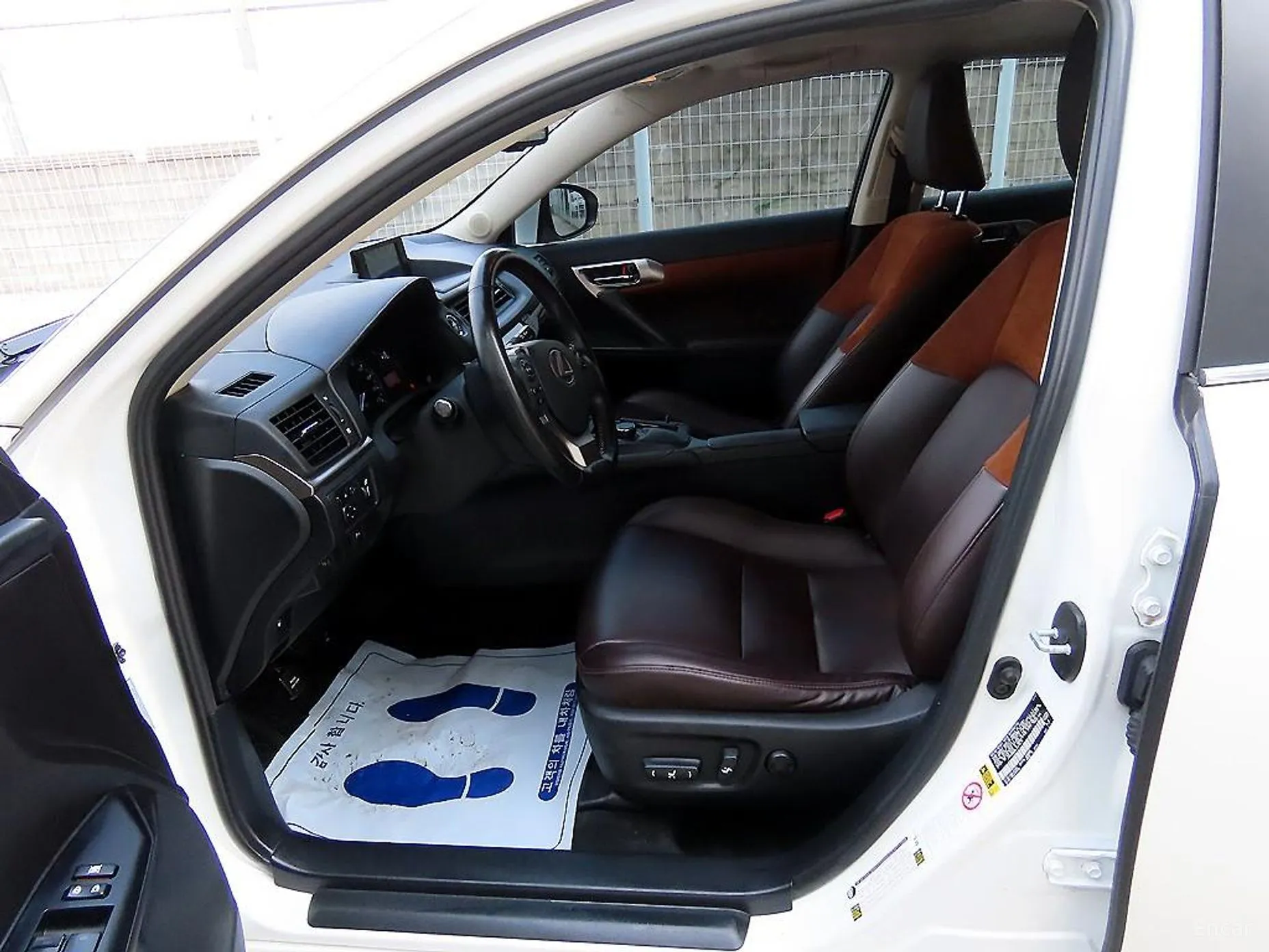Lexus CT200h превью 5