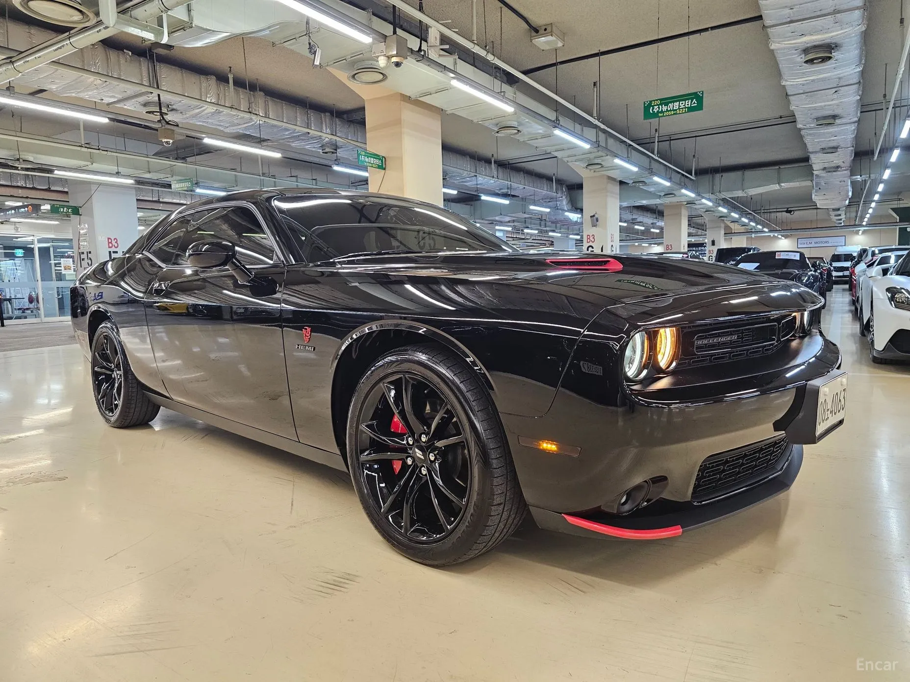 Dodge Challenger превью 3