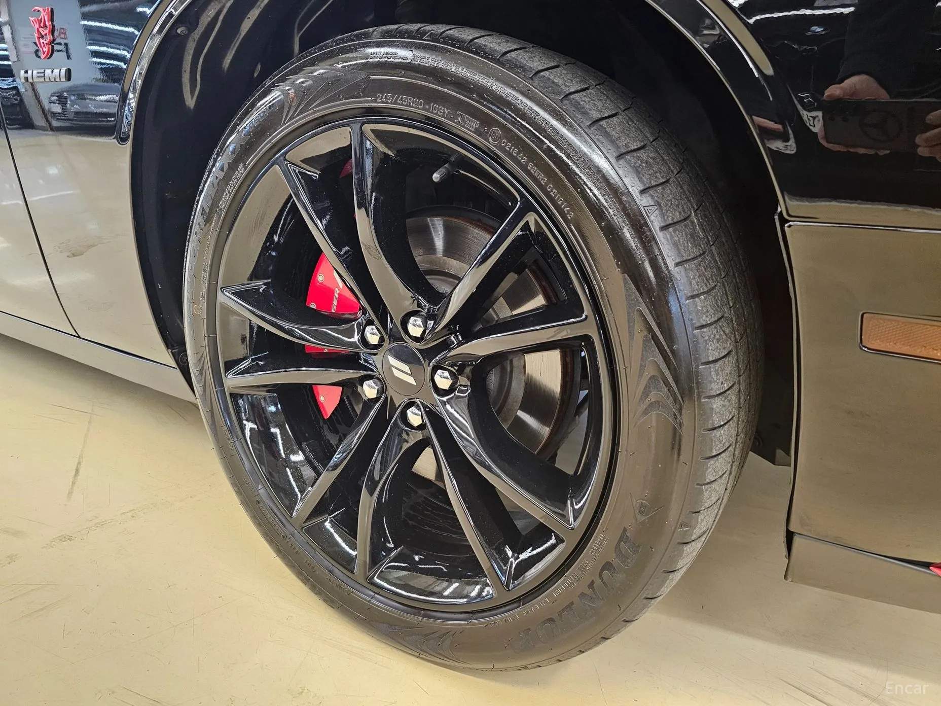 Dodge Challenger превью 5