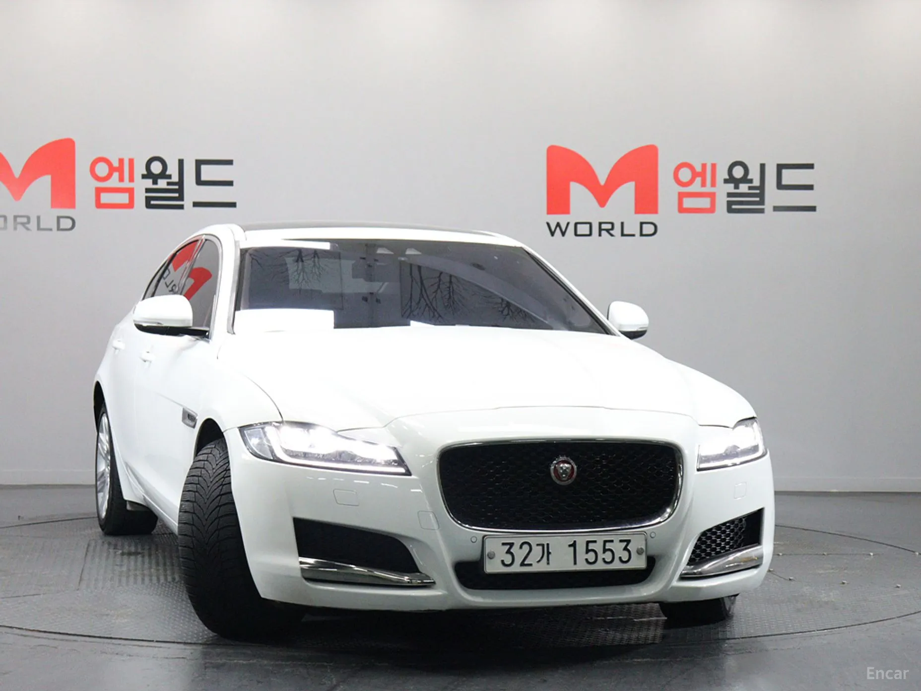 Jaguar XF (x260)