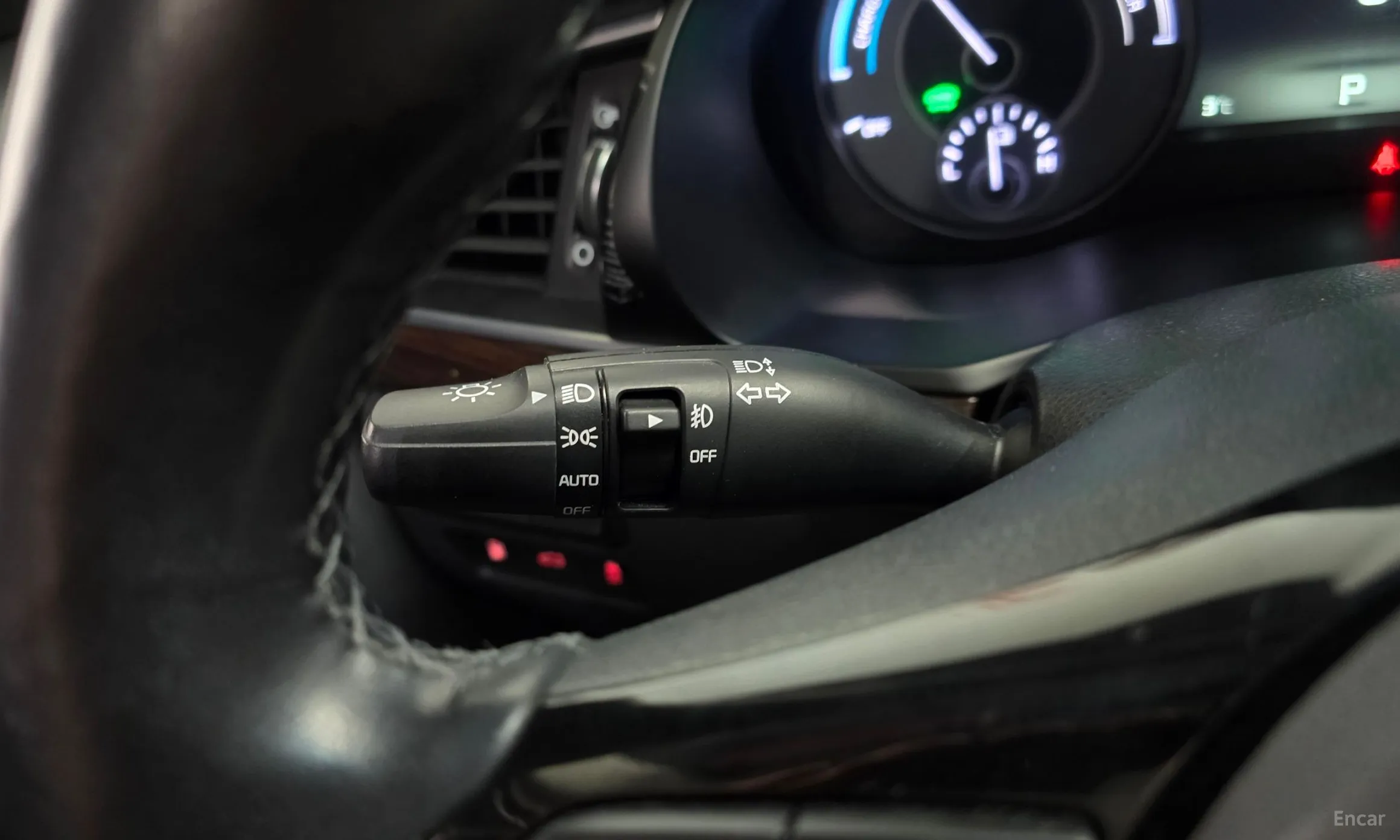 Kia K7 Hybrid превью 17