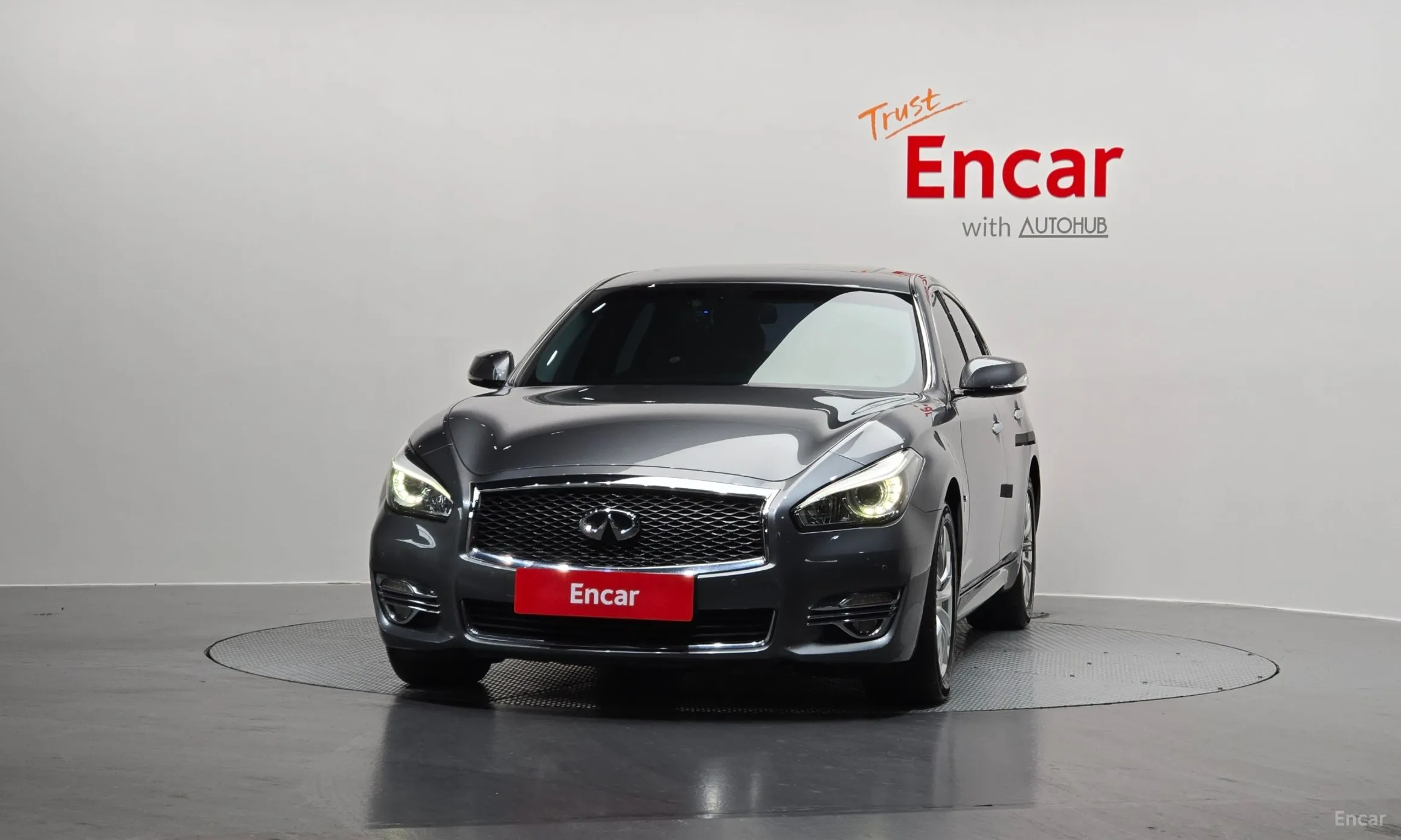 Infiniti Q70 превью 3