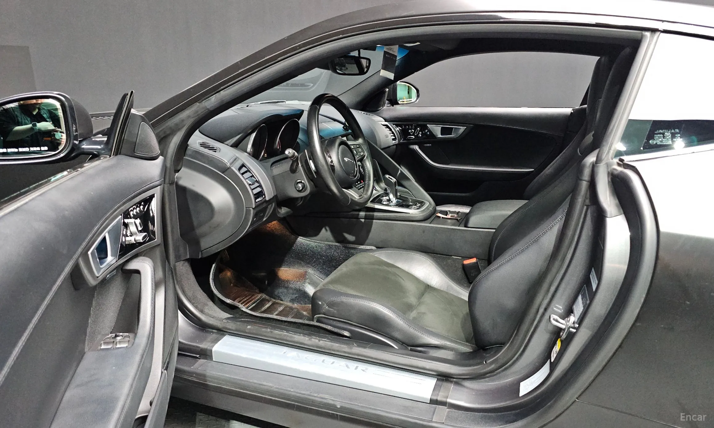 Jaguar F-TYPE превью 10
