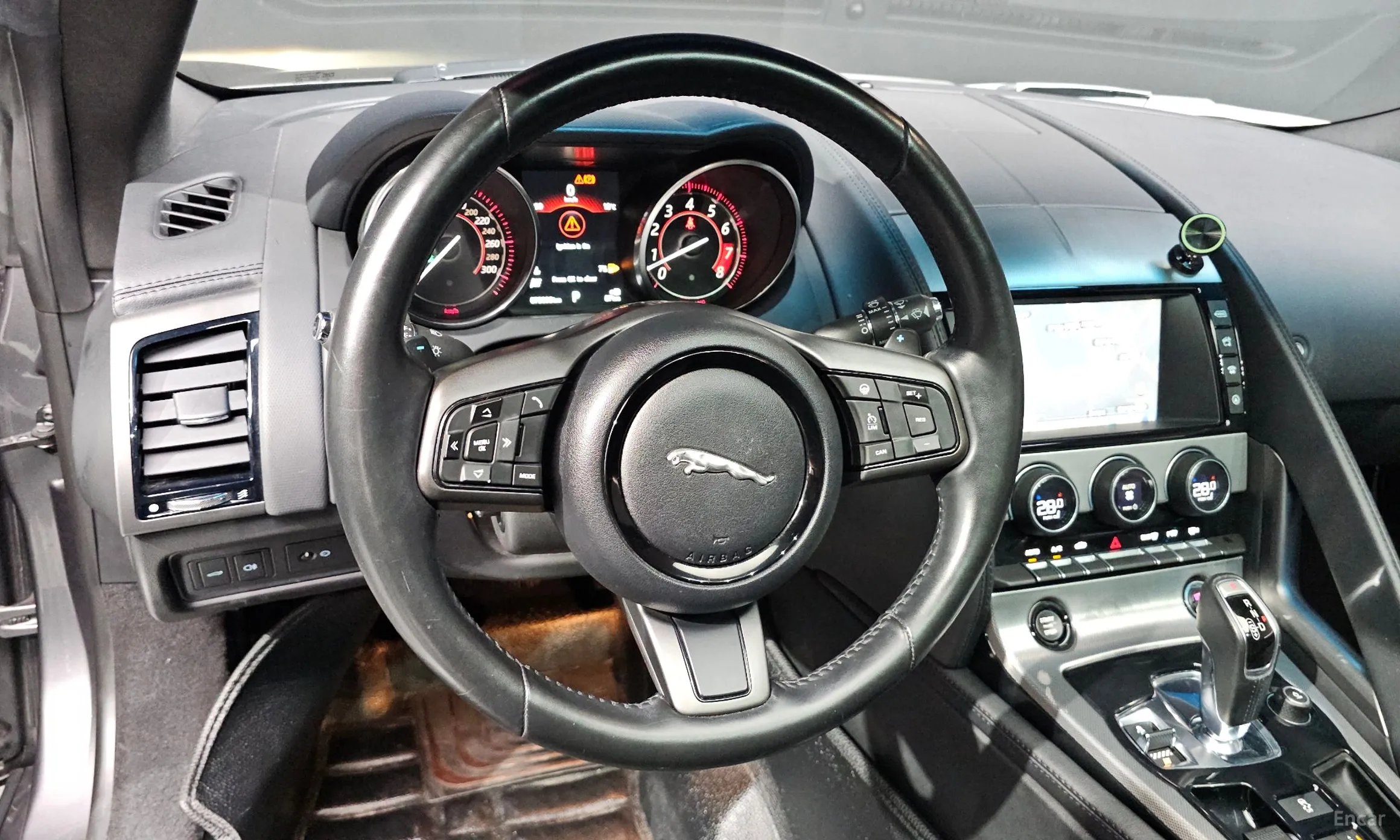 Jaguar F-TYPE превью 11