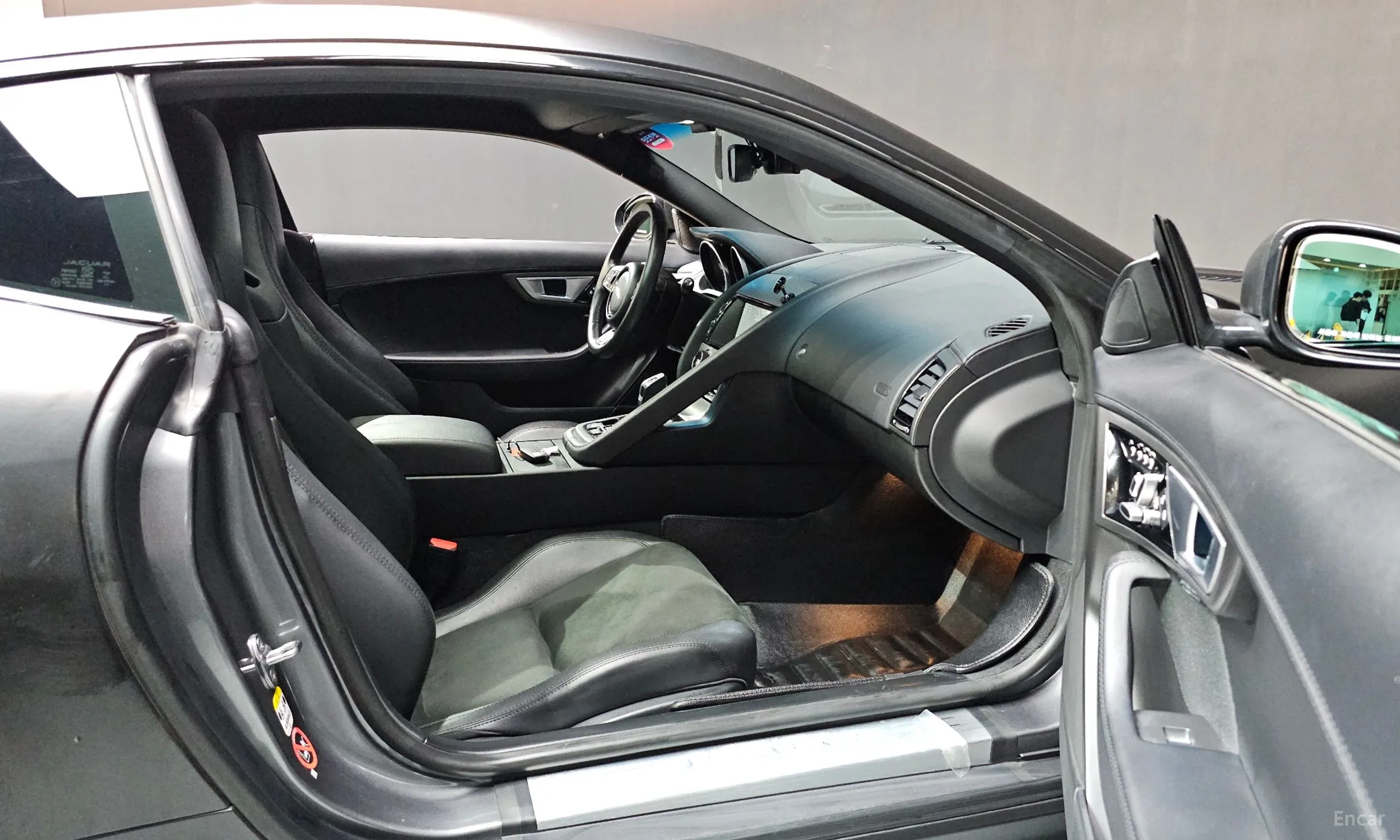 Jaguar F-TYPE превью 18