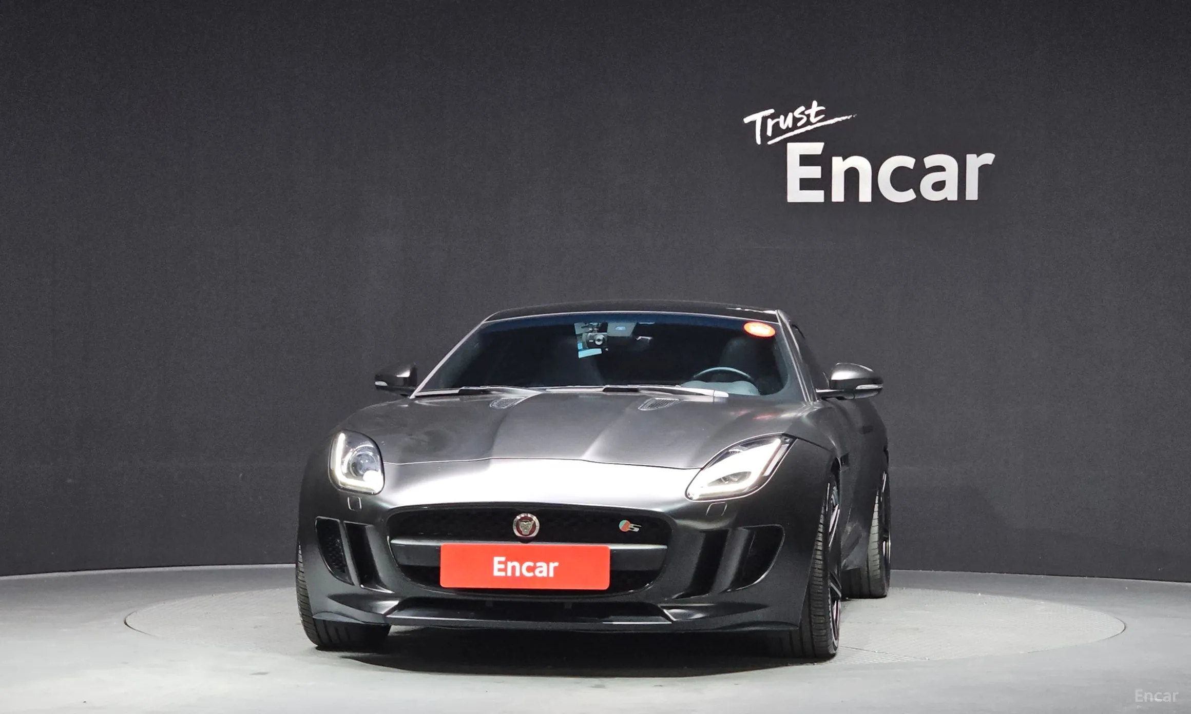 Jaguar F-TYPE превью 3