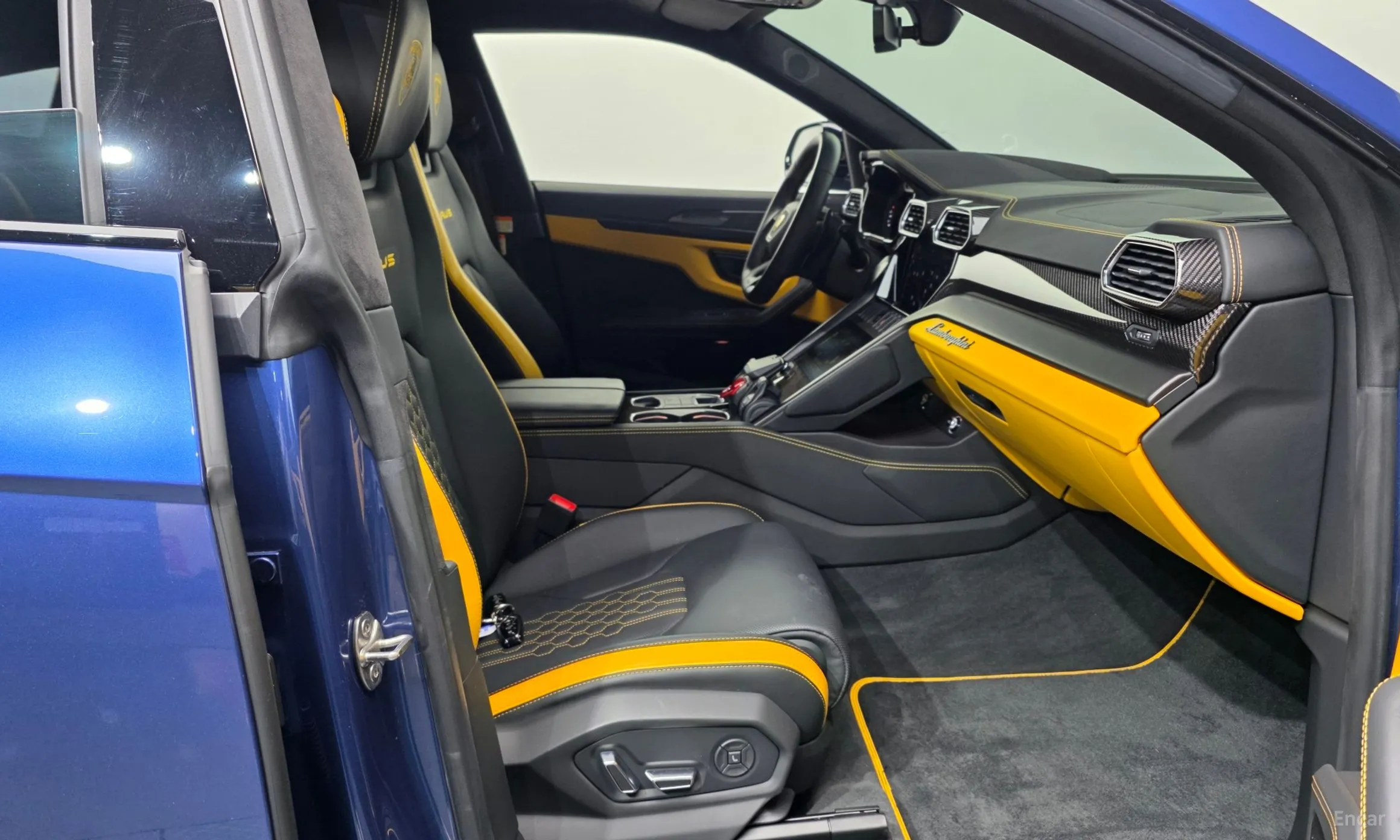 Lamborghini Urus превью 11