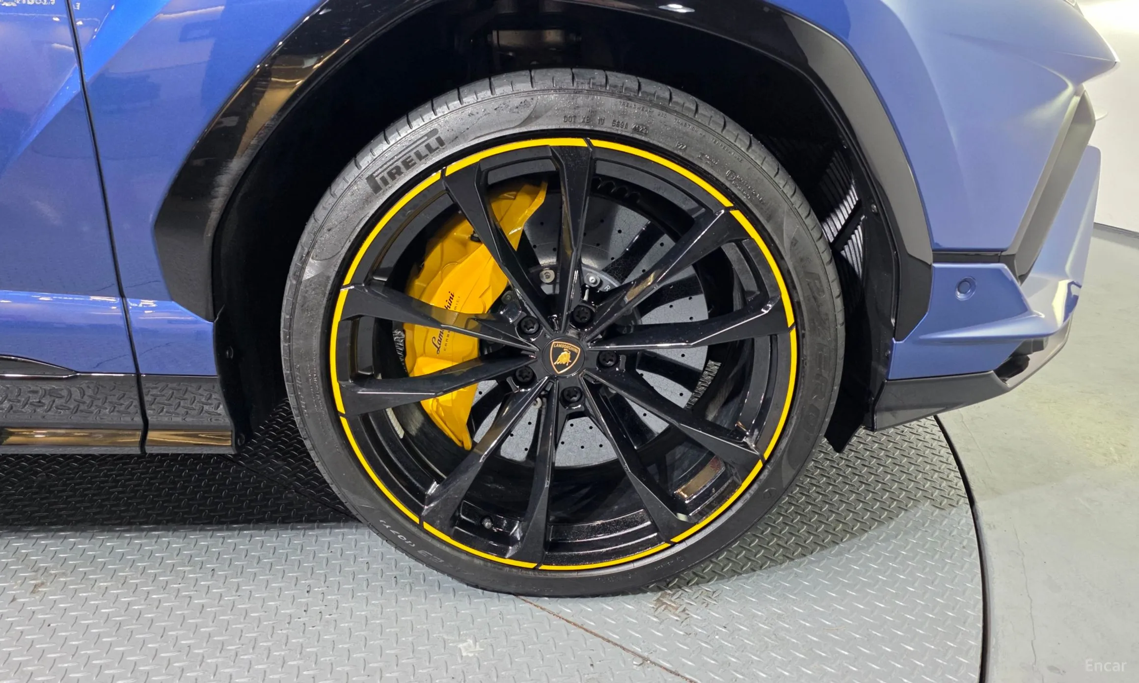 Lamborghini Urus превью 5