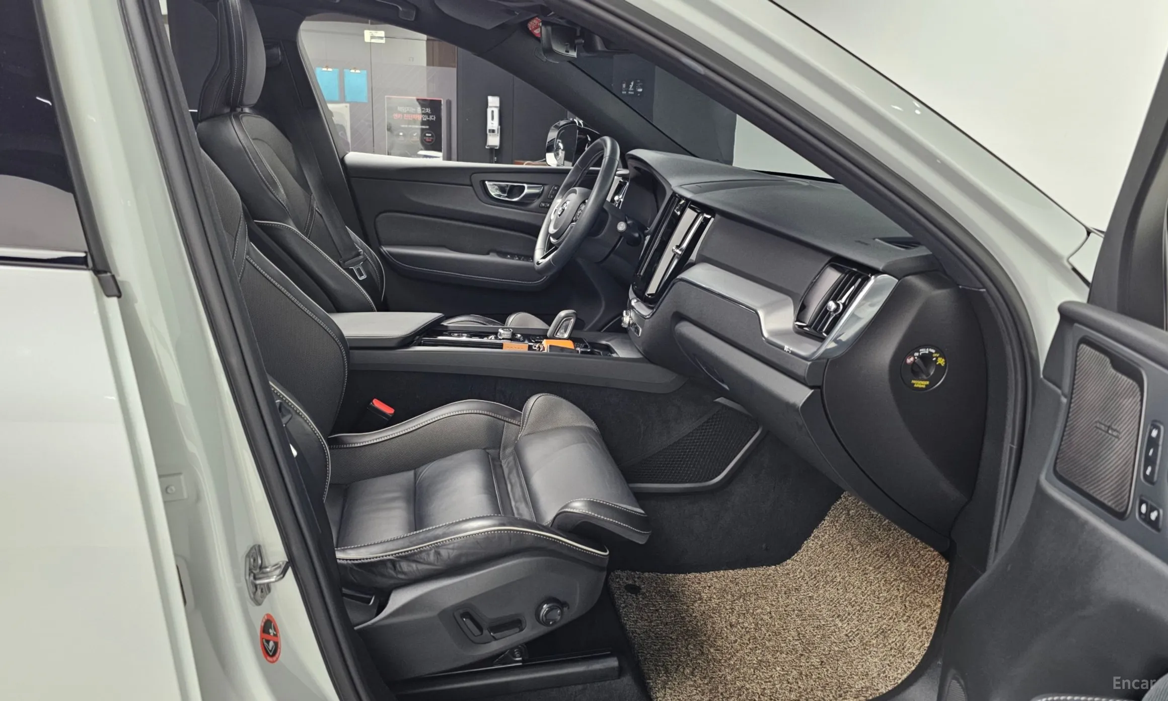 Volvo XC60 Gen 2 превью 11