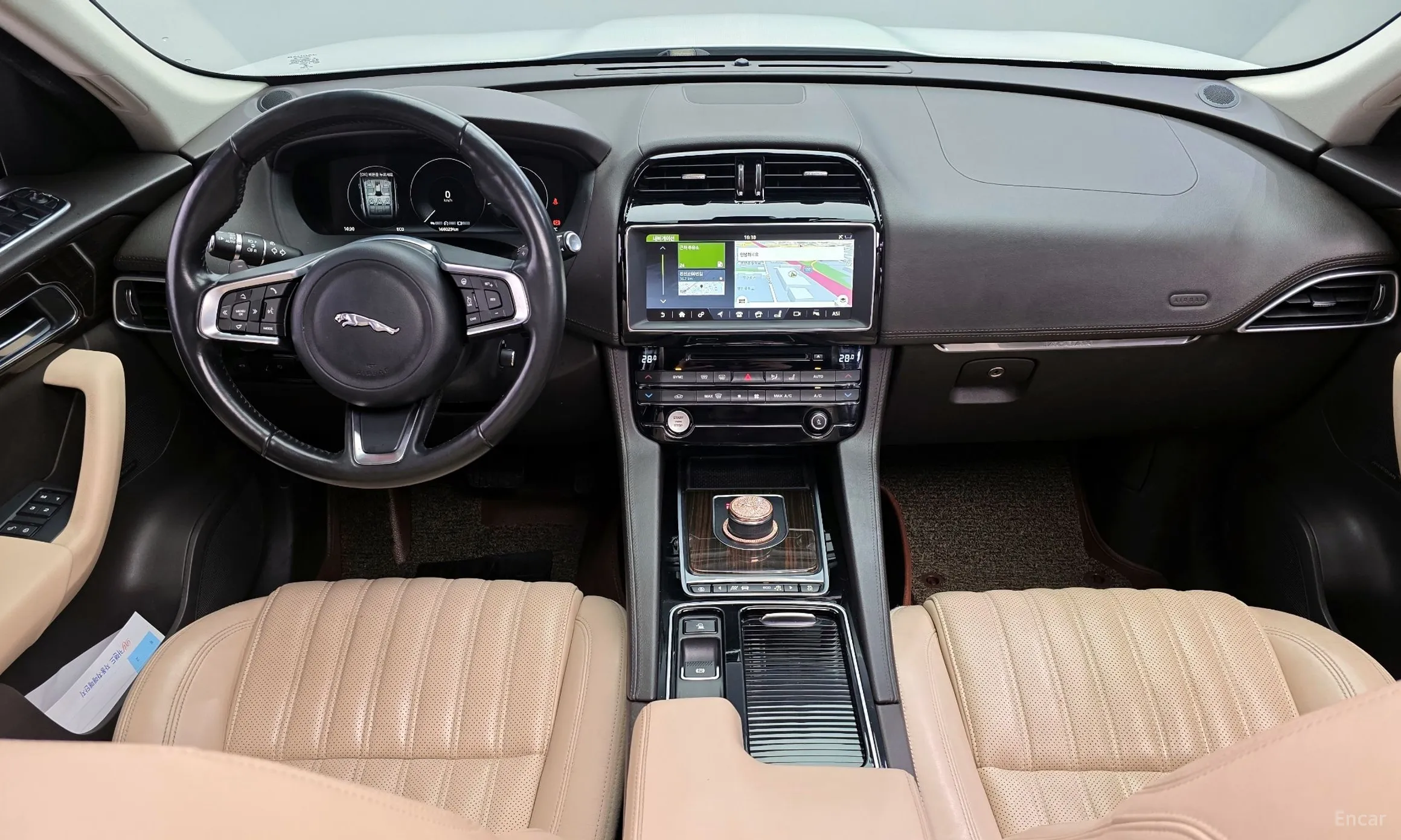 Jaguar F-PACE превью 7