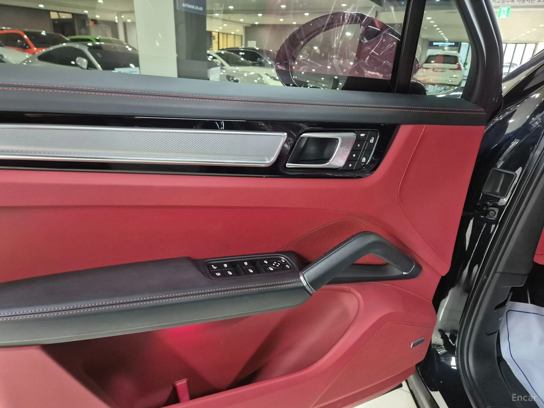 Porsche Cayenne (PO536) превью 17
