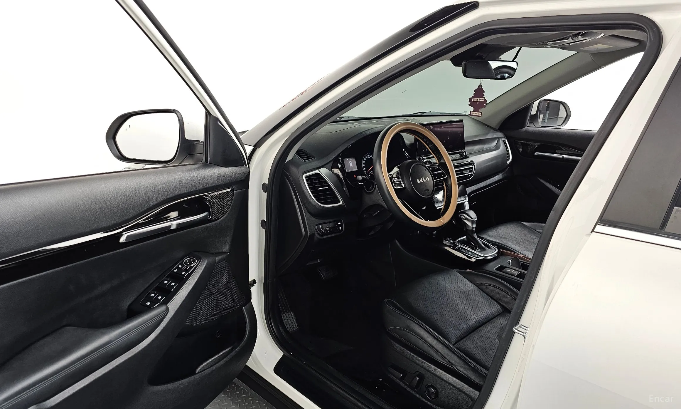 Kia Seltos превью 10