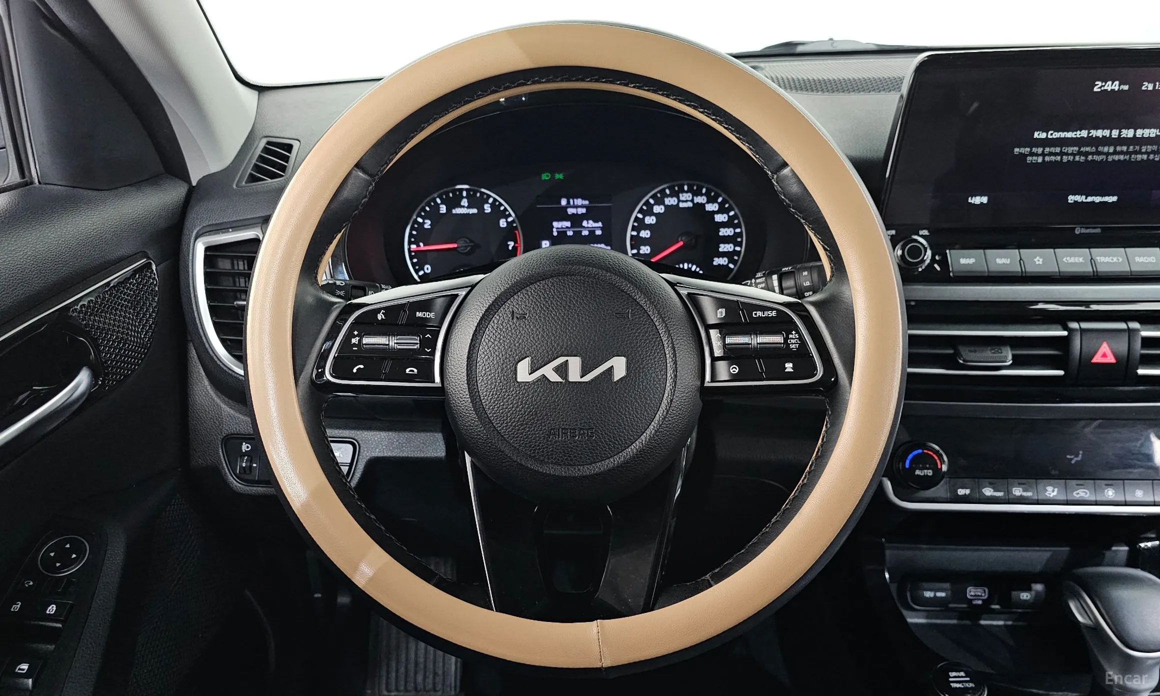 Kia Seltos превью 13
