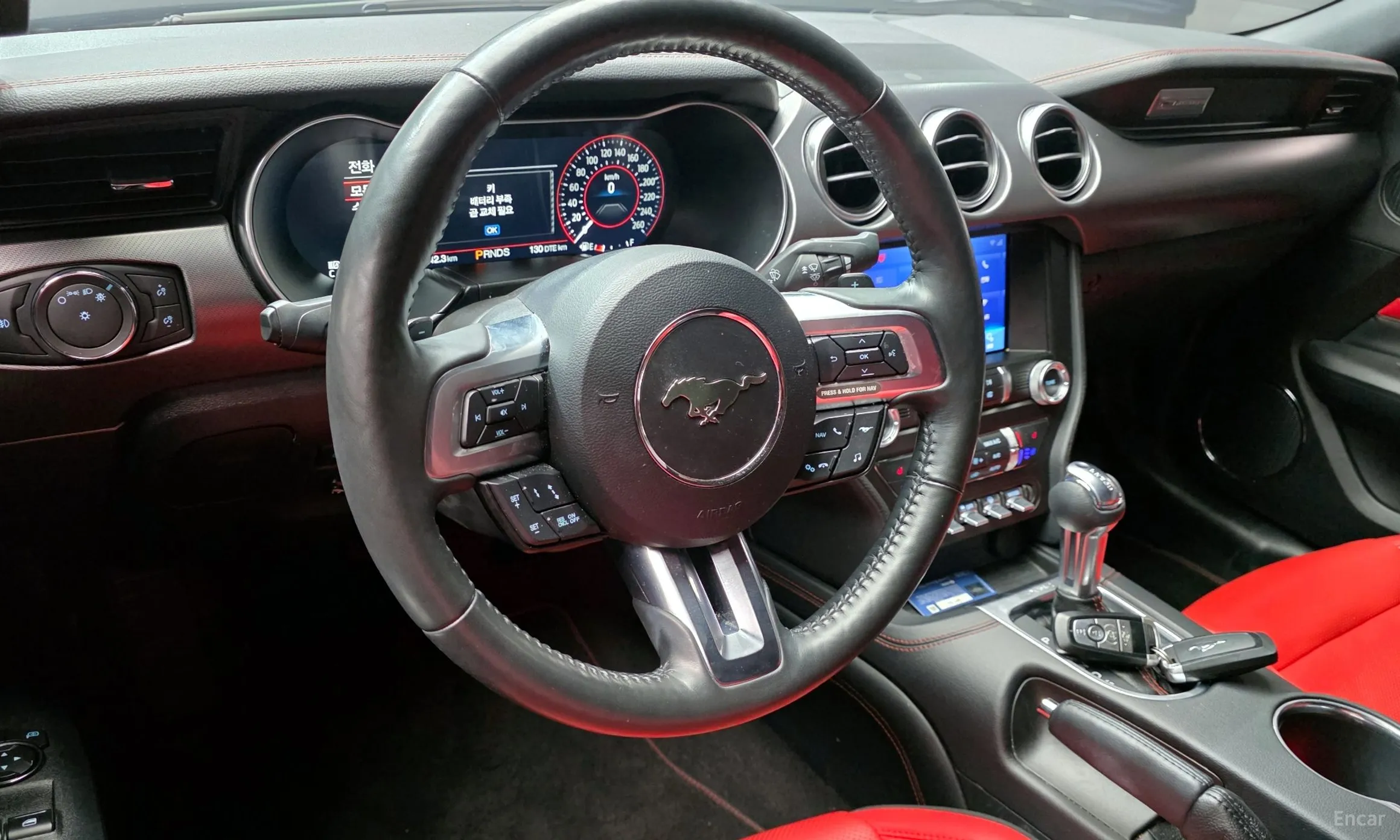 Ford Mustang превью 13