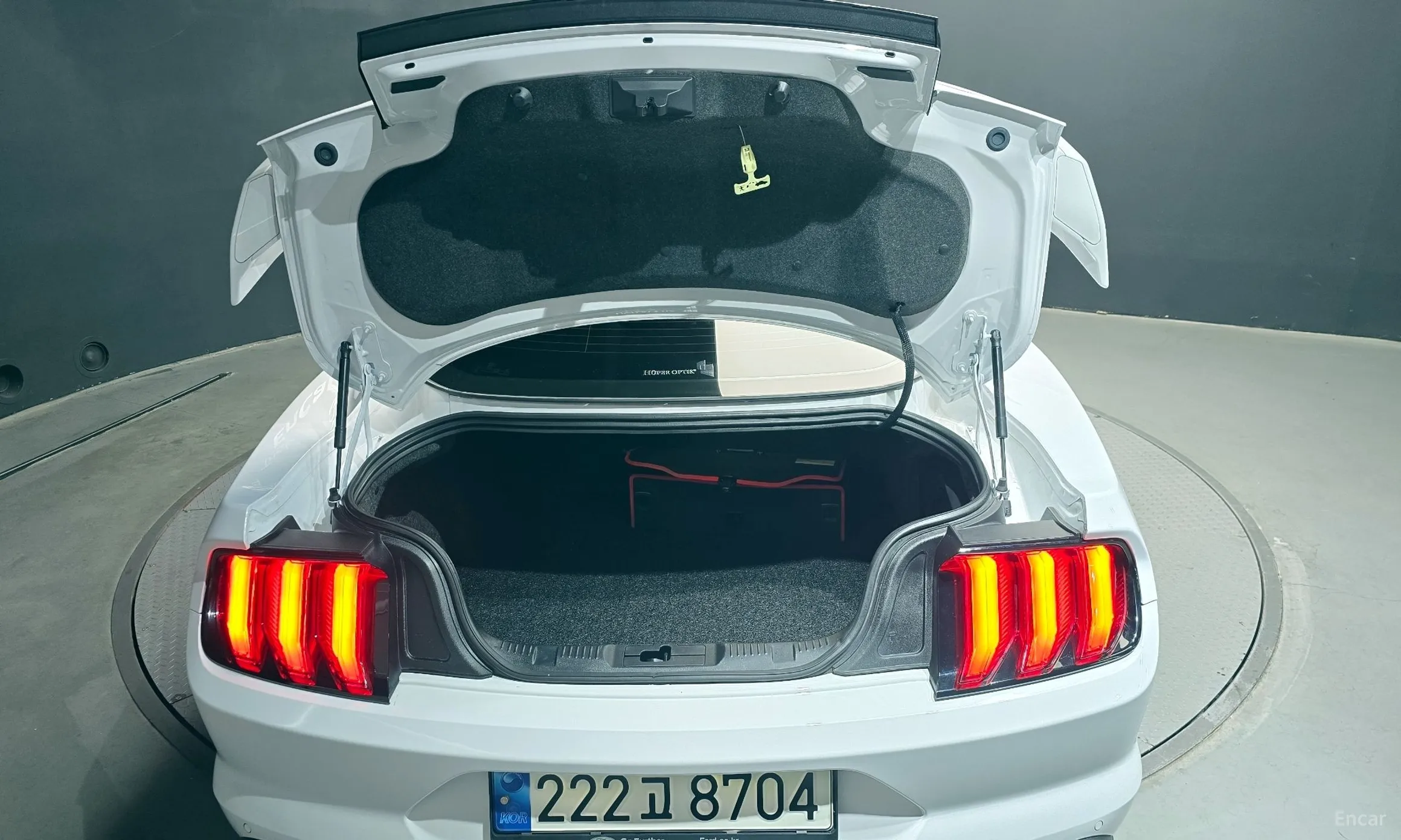 Ford Mustang превью 20