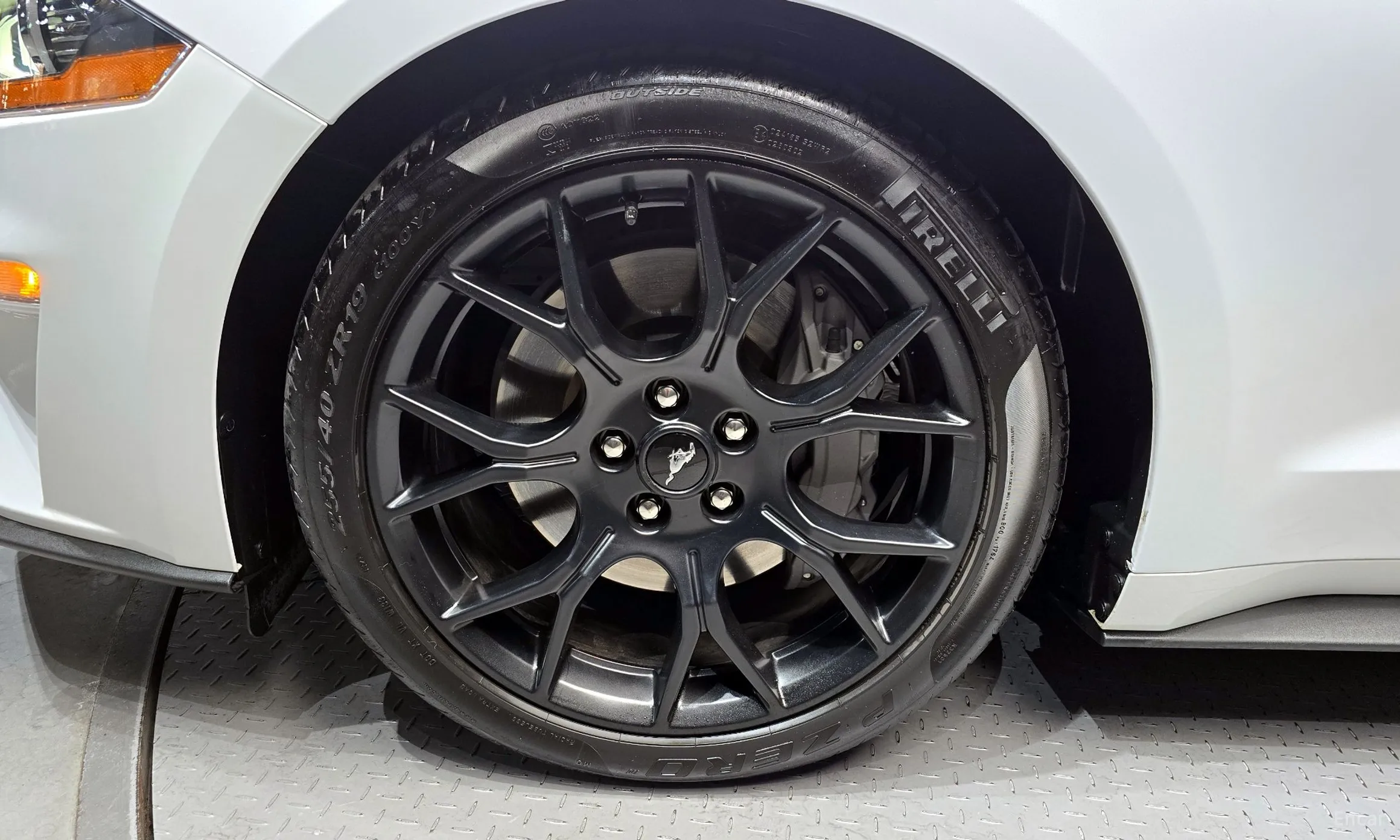 Ford Mustang превью 5