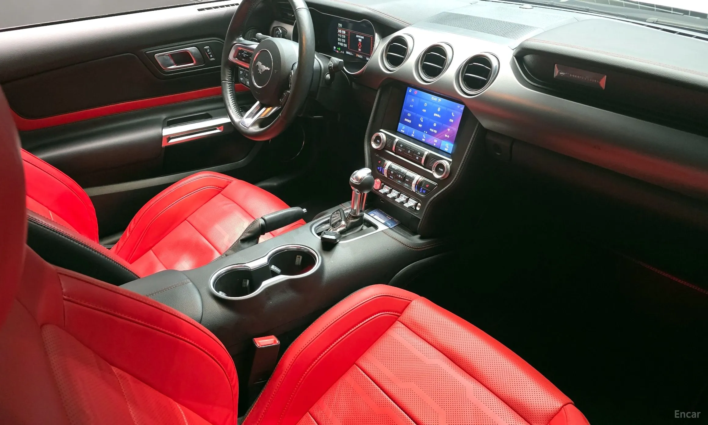 Ford Mustang превью 7