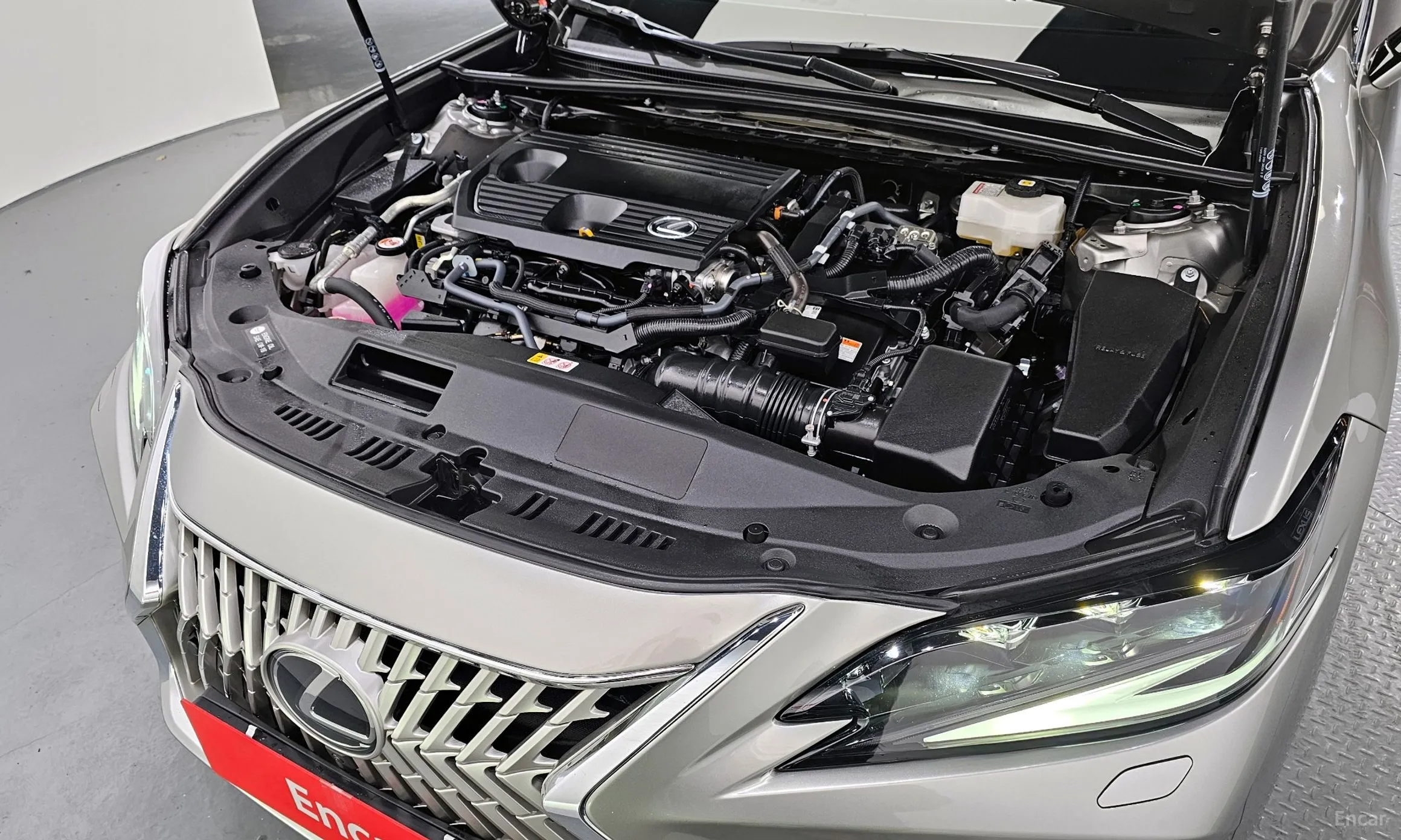 Lexus ES300h 7th Generation превью 6