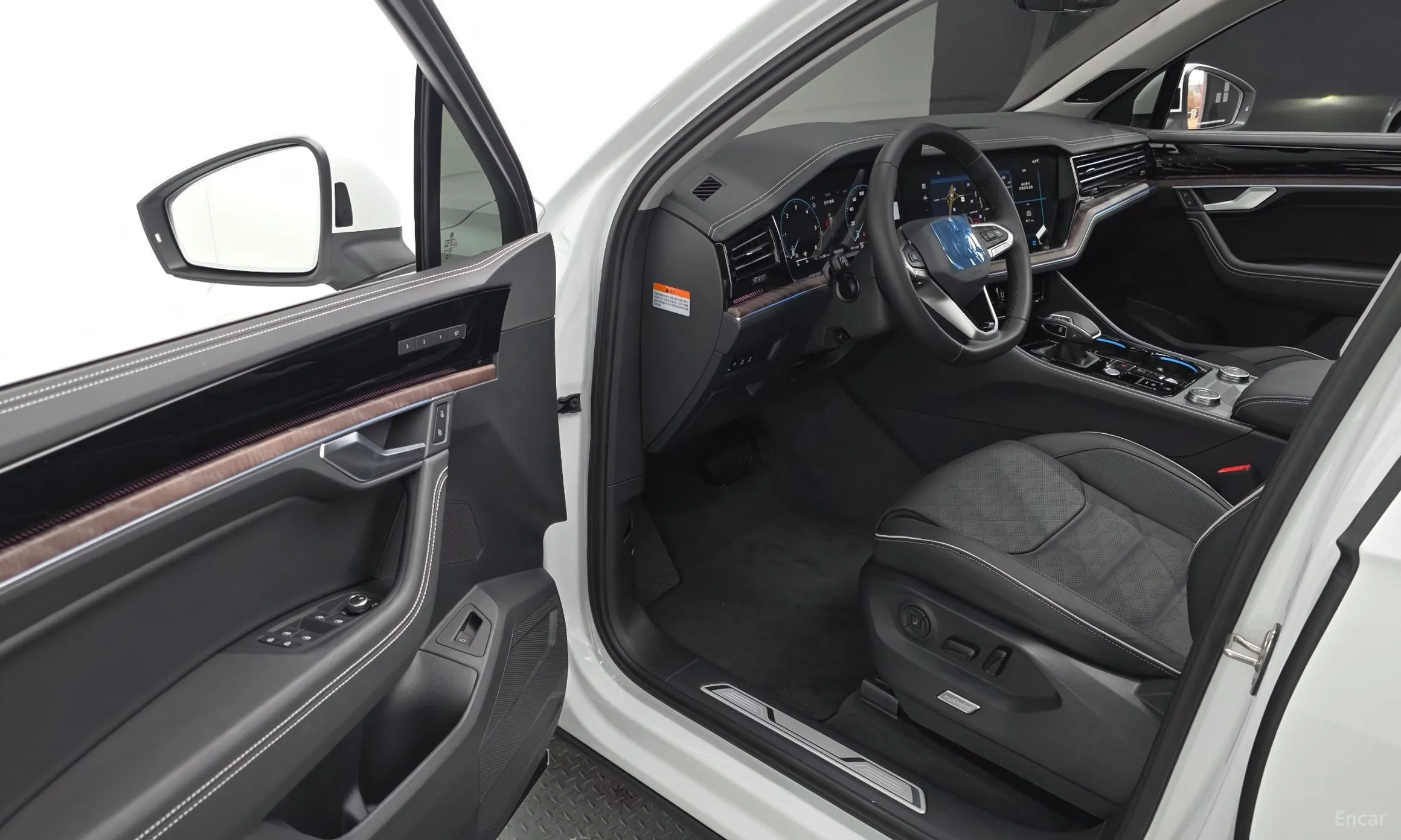 Volkswagen Touareg 3rd Generation превью 11