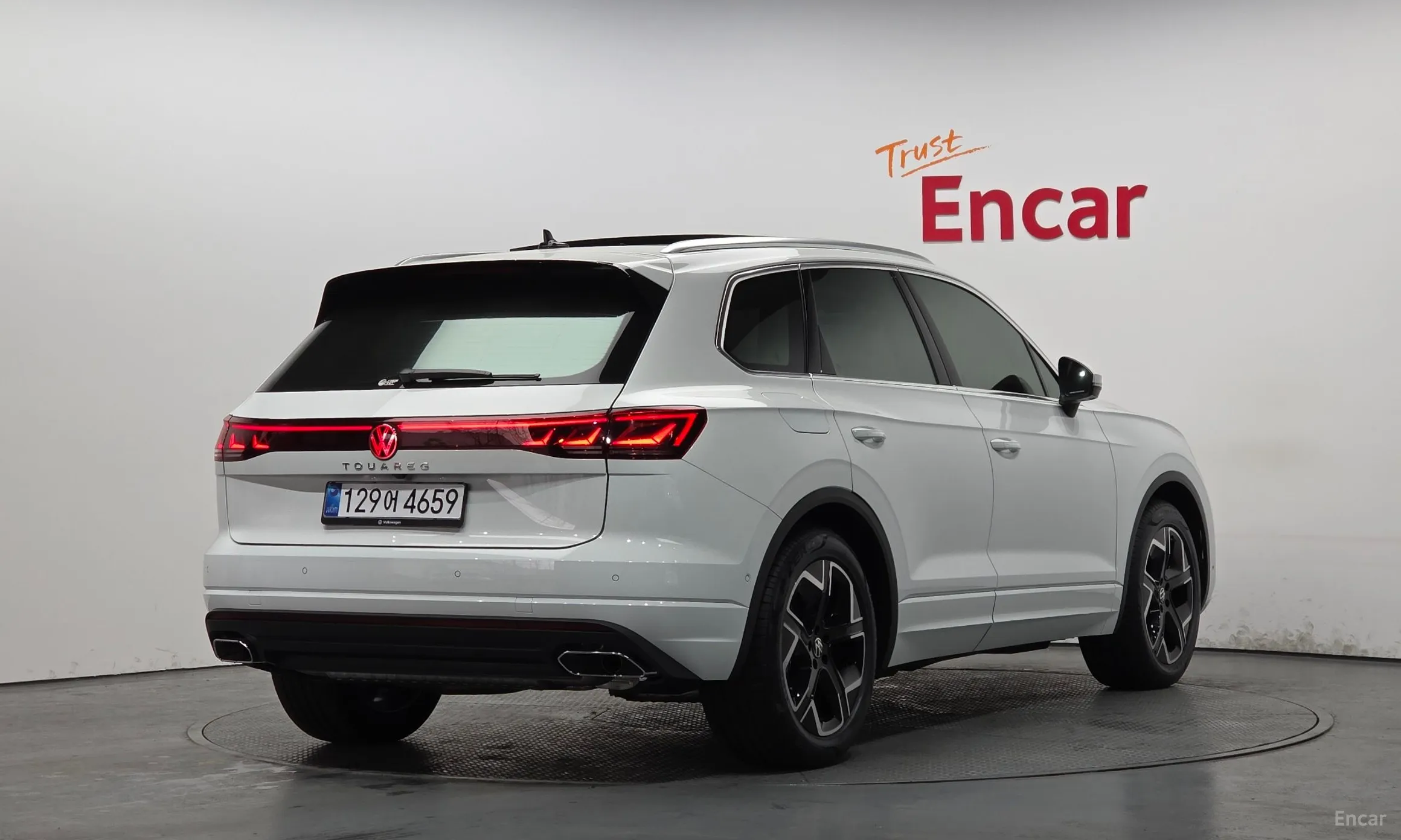 Volkswagen Touareg 3rd Generation превью 2