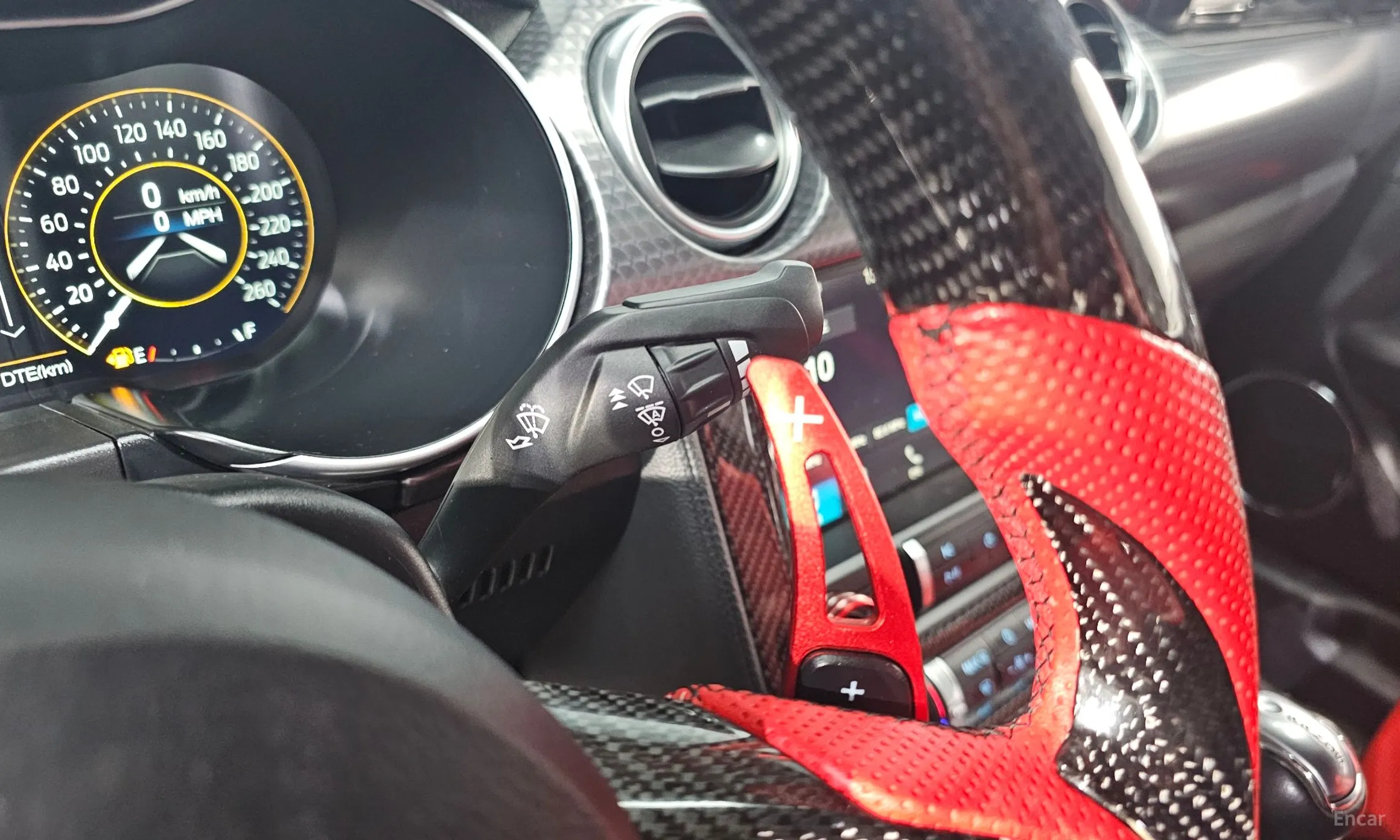 Ford Mustang превью 17
