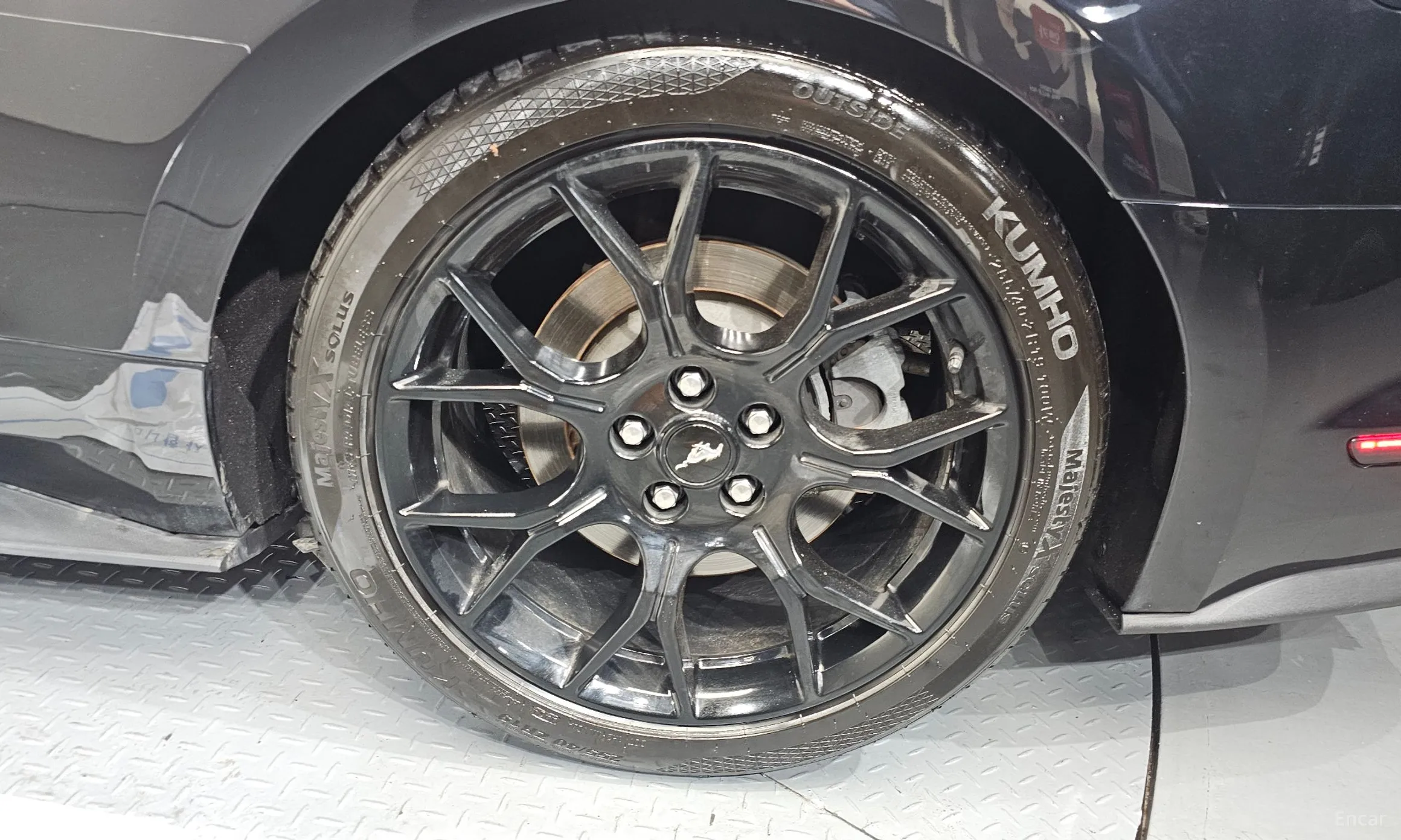 Ford Mustang превью 5