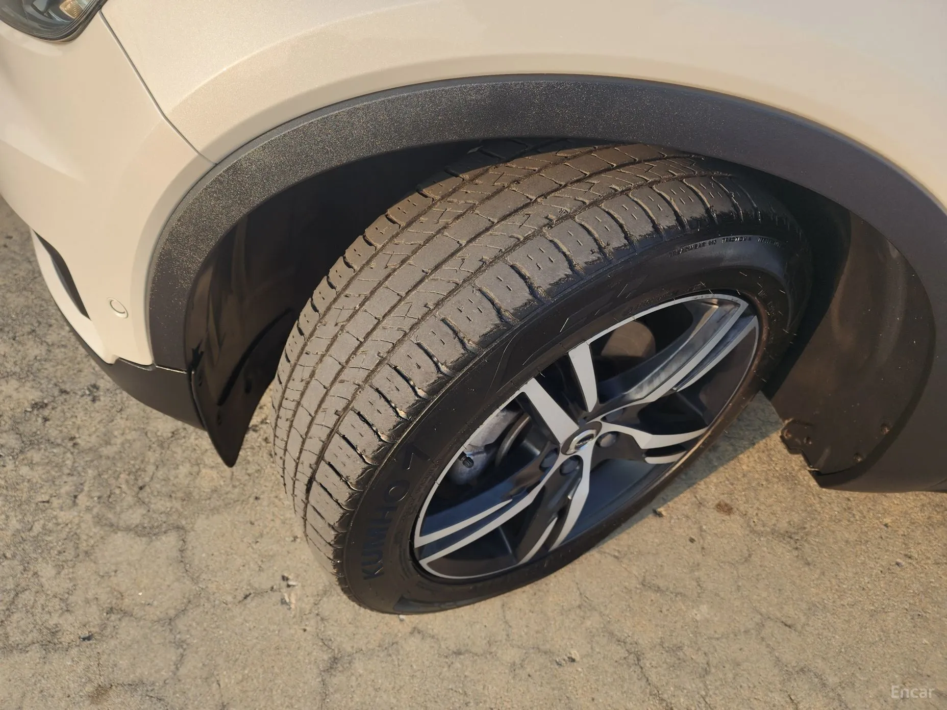 Volvo XC40 превью 7