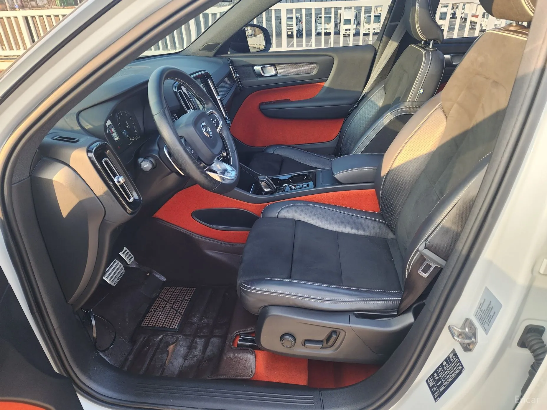Volvo XC40 превью 9