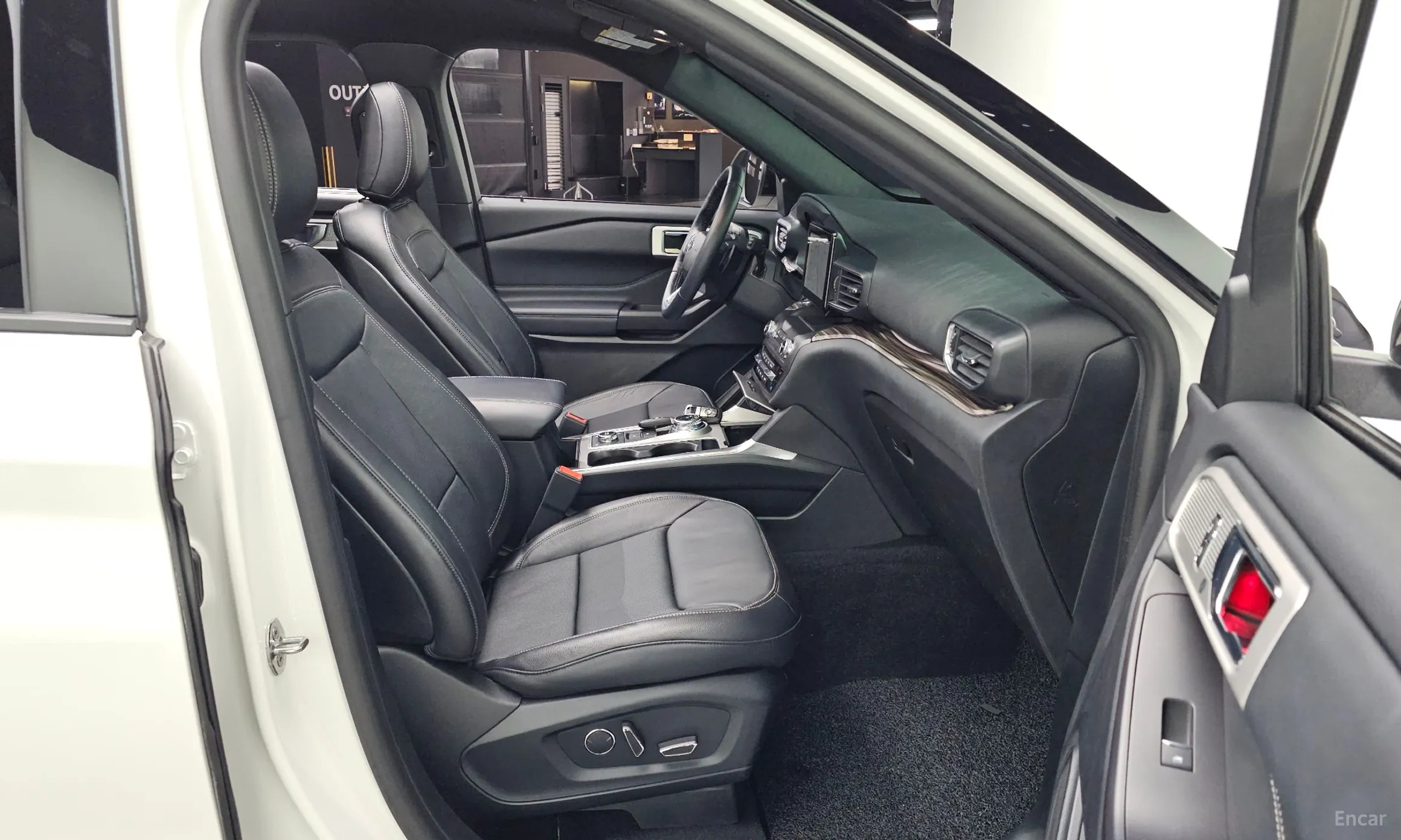 Ford Explorer 6th Generation превью 12