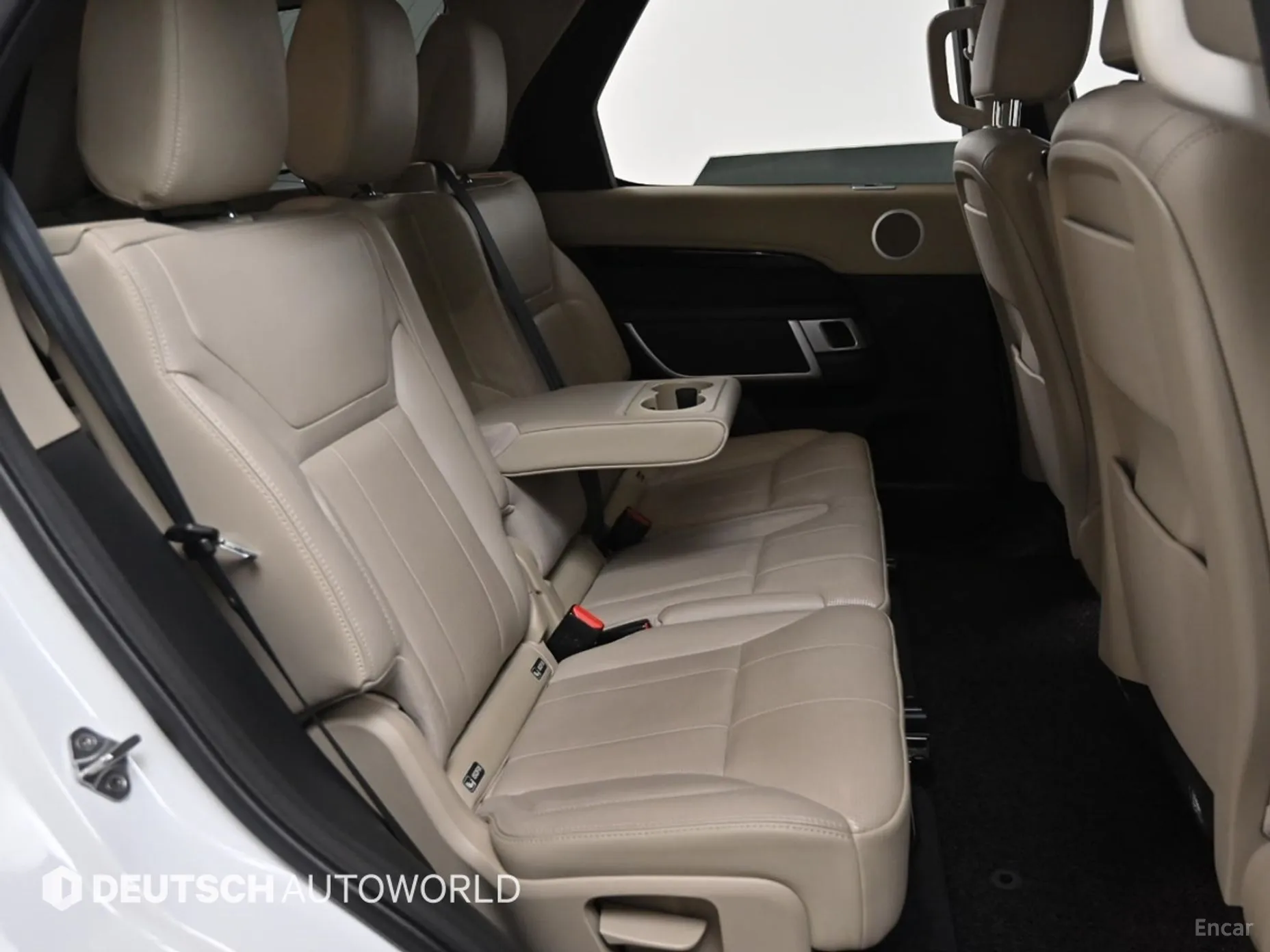Land Rover Discovery 5 превью 12