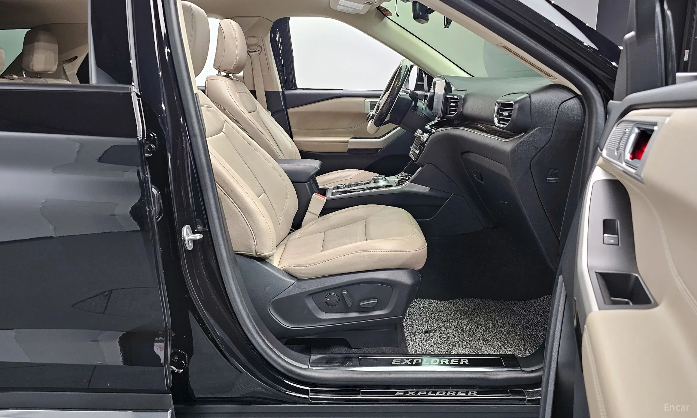 Ford Explorer 6th Generation превью 10