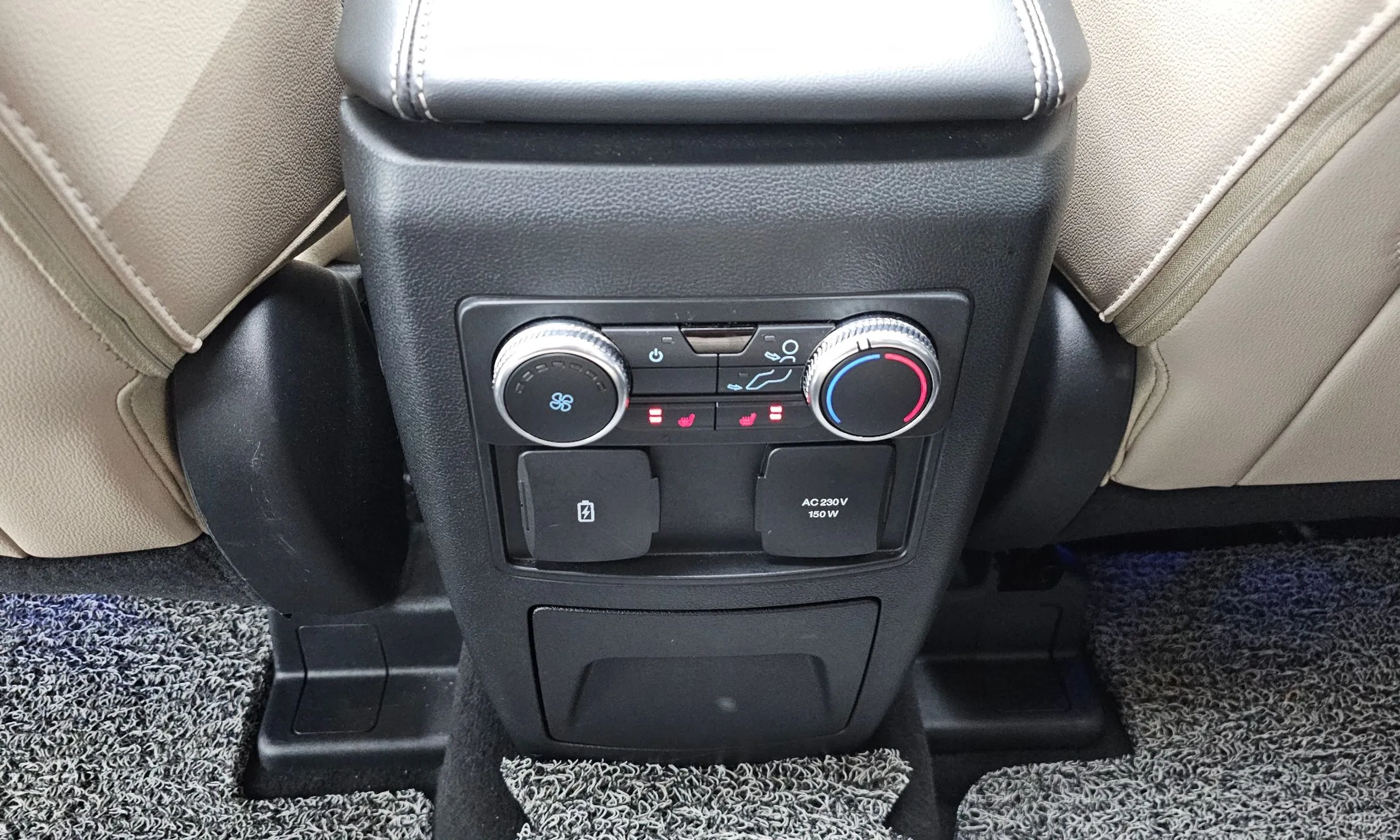 Ford Explorer 6th Generation превью 18