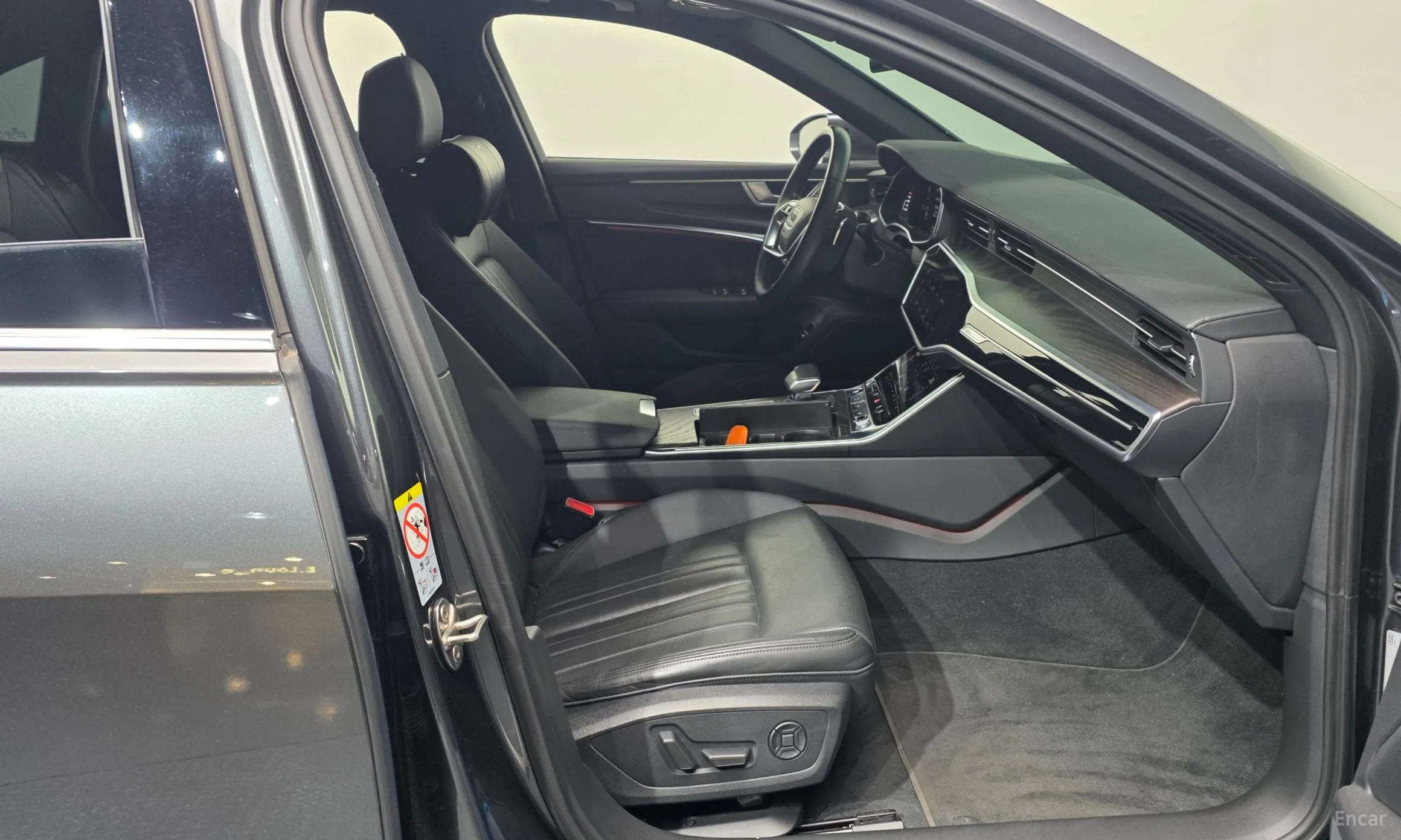 Audi A6 (C8) превью 11