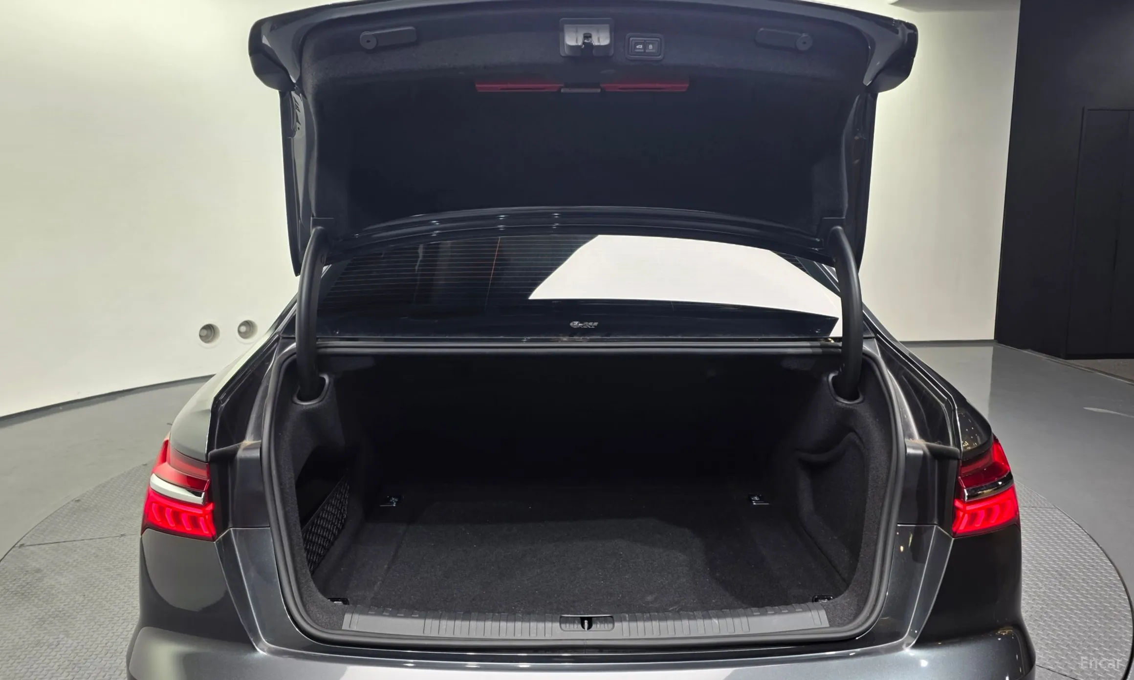 Audi A6 (C8) превью 20