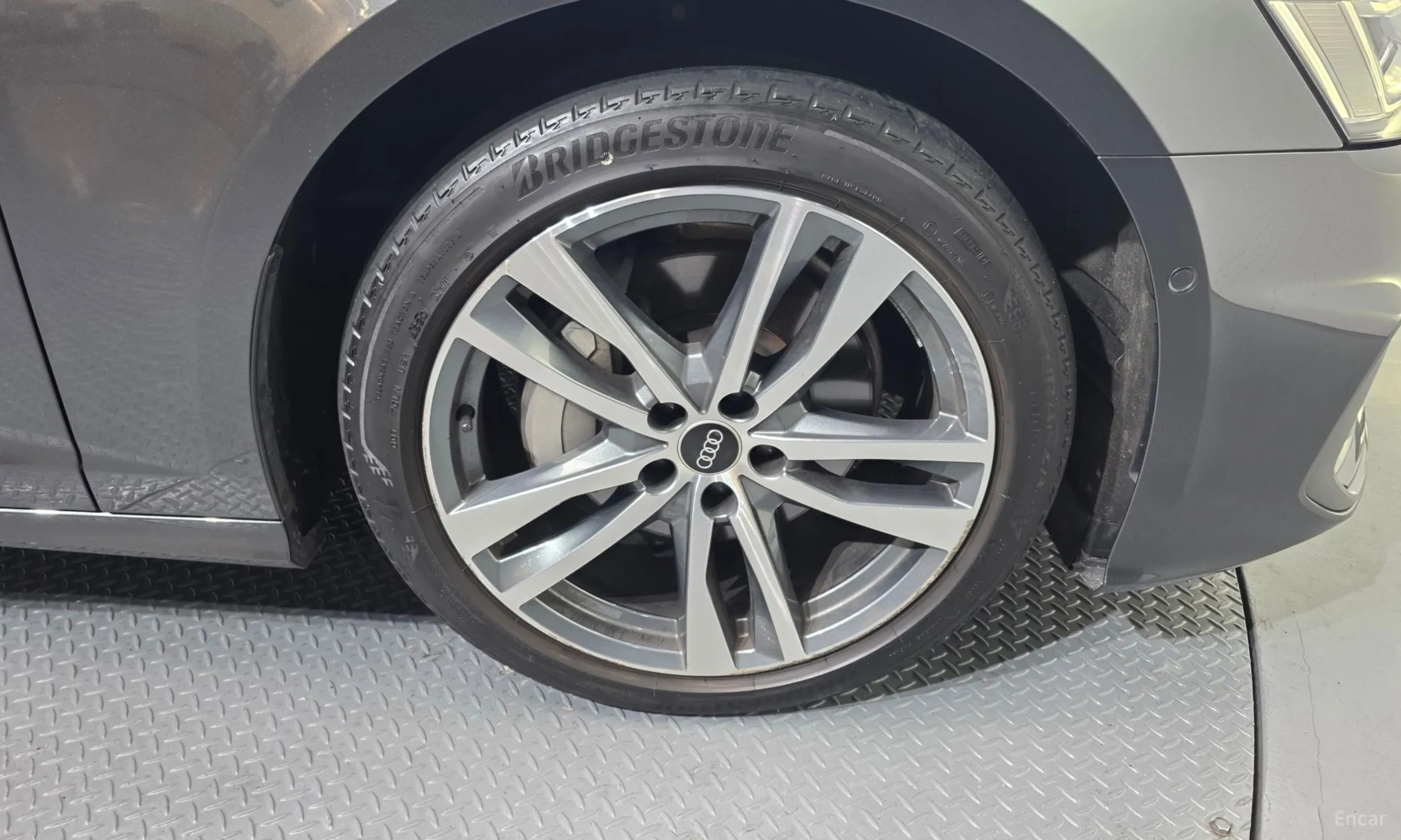 Audi A6 (C8) превью 5