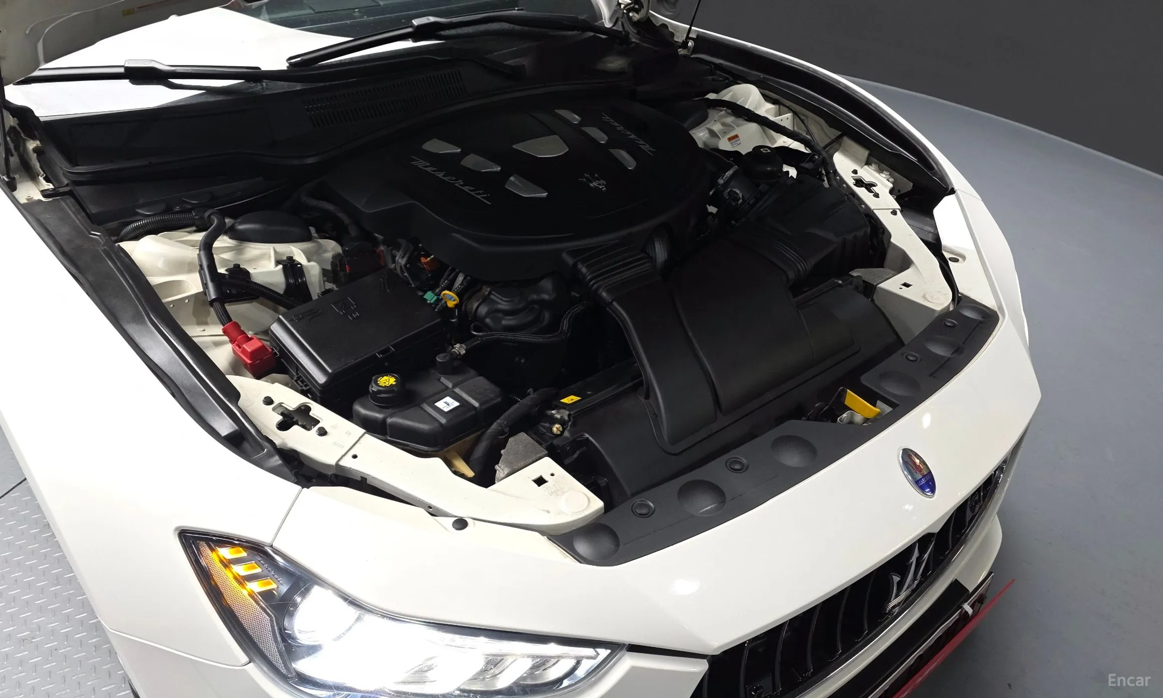 Maserati Ghibli превью 6