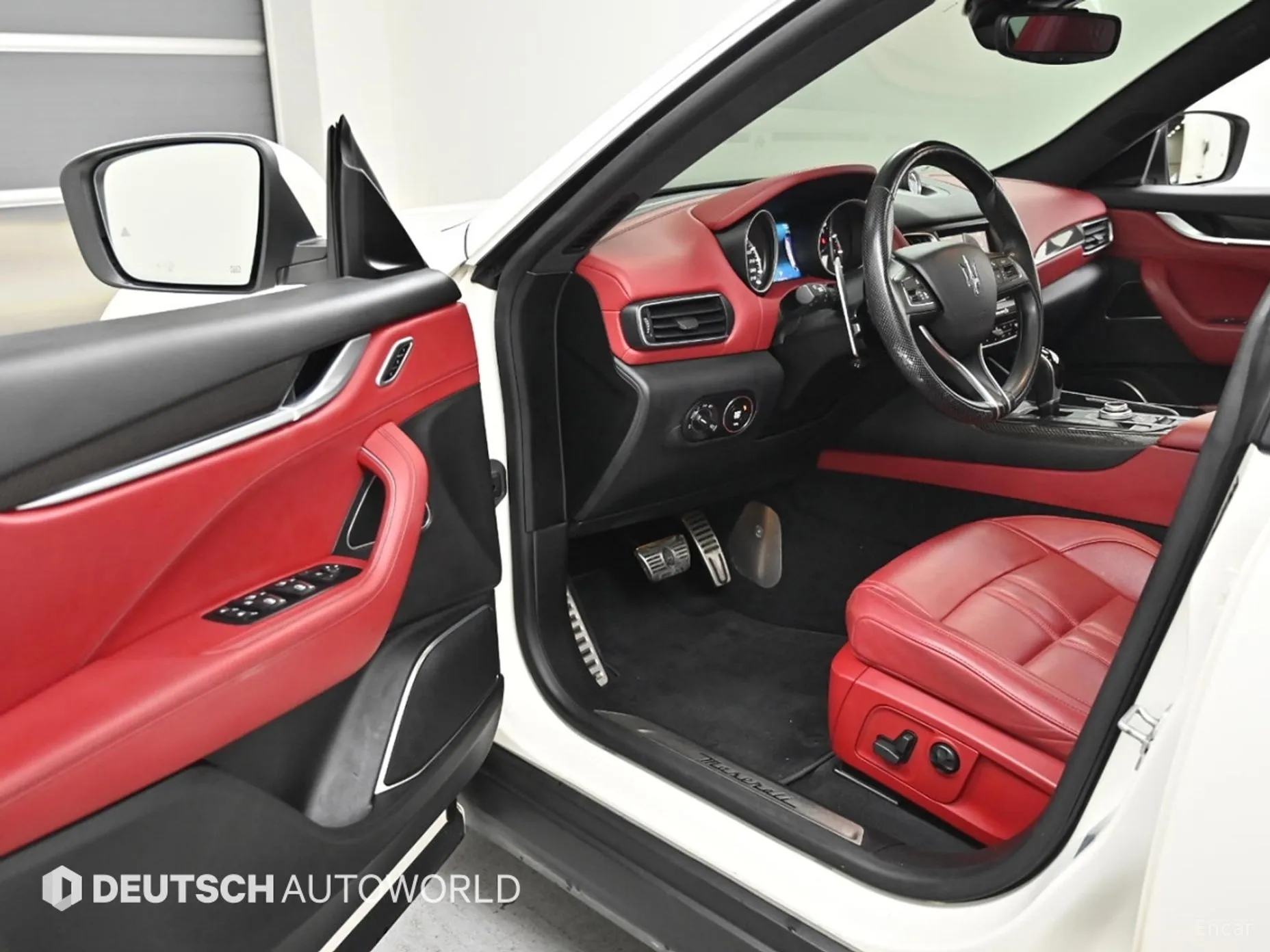 Maserati Levante превью 11