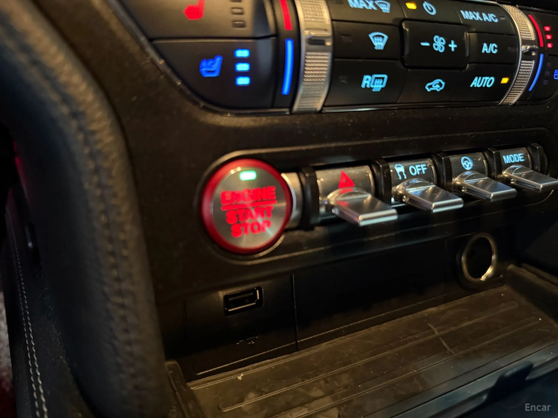 Ford Mustang превью 14