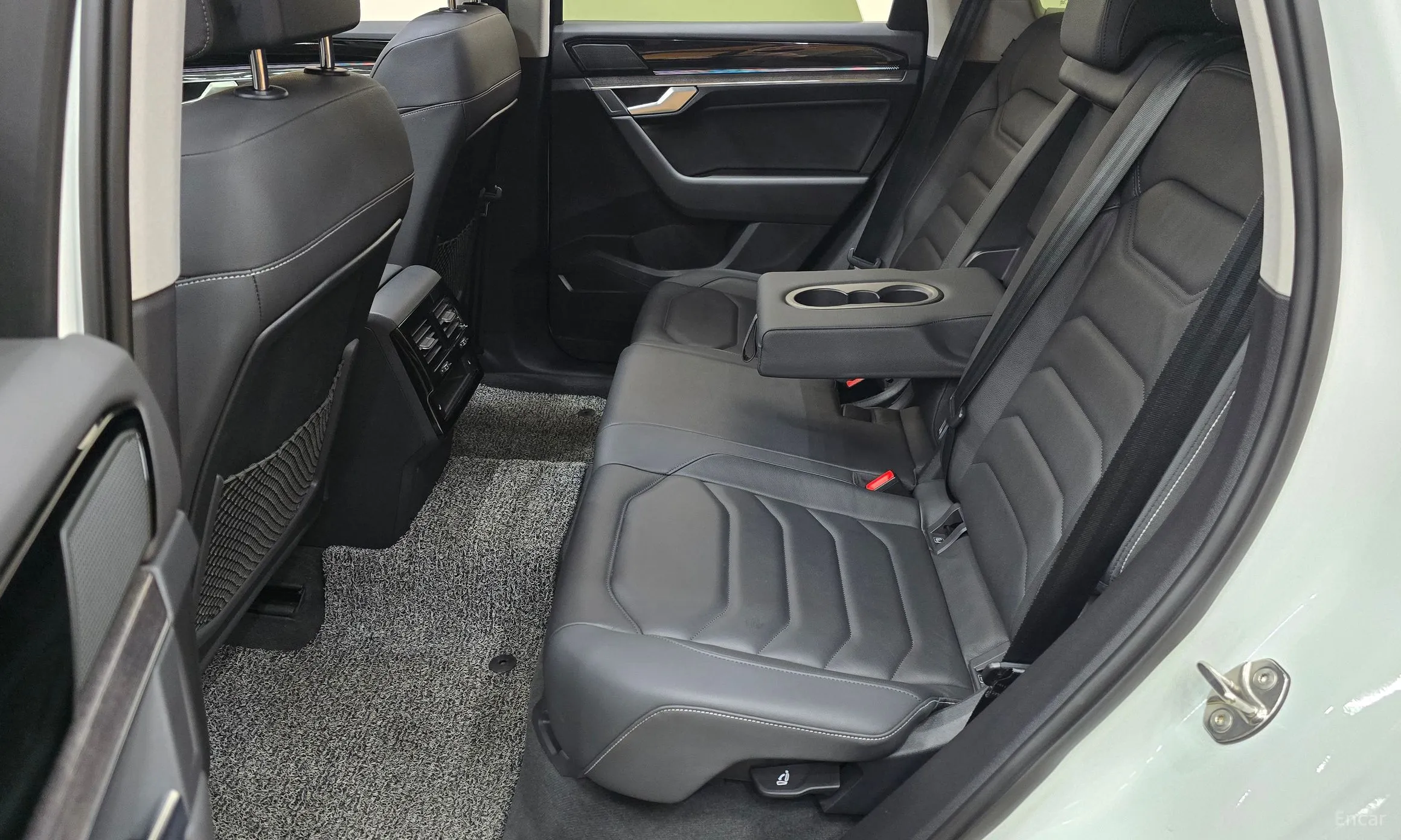Volkswagen Touareg 3rd Generation превью 14