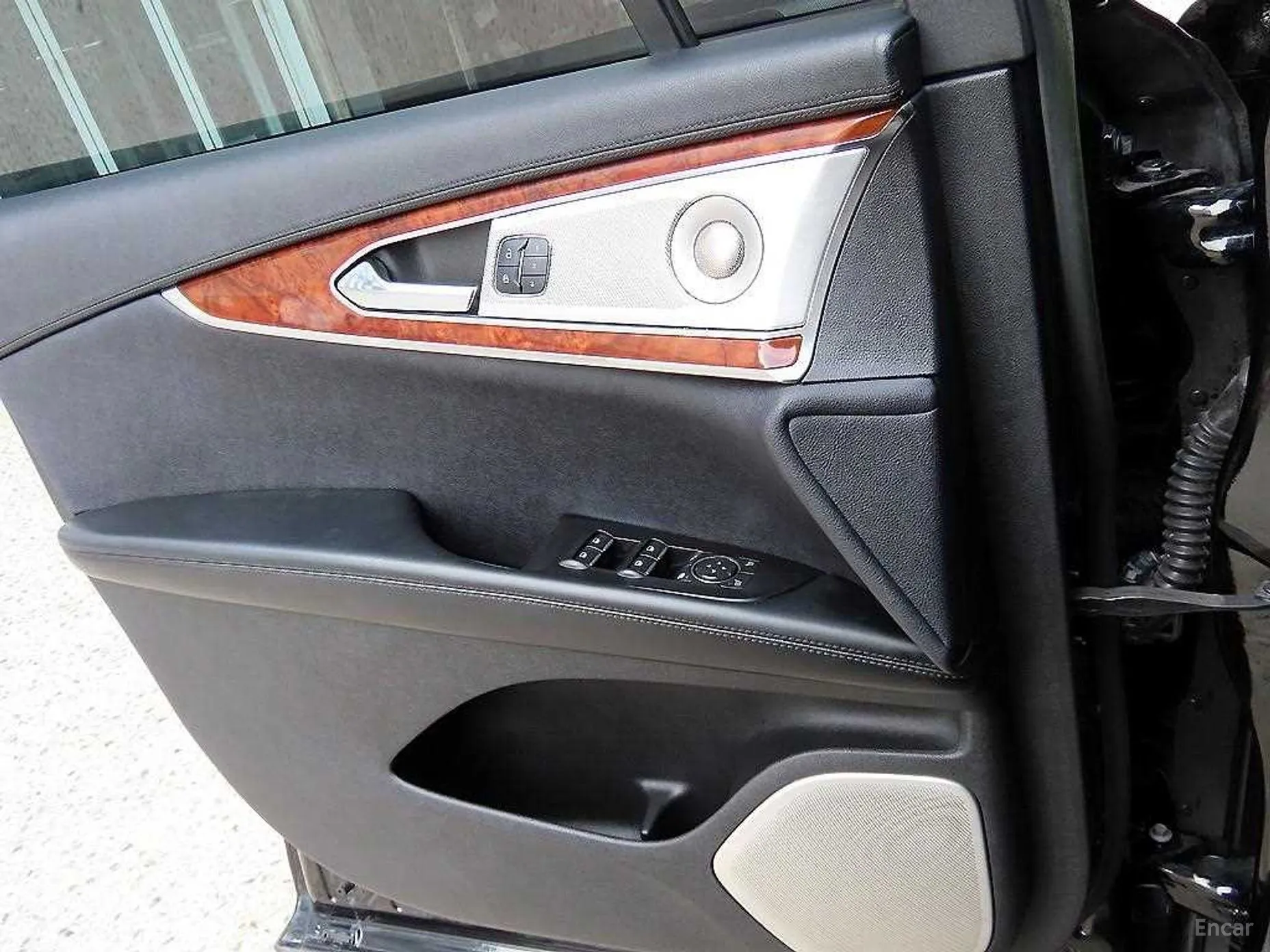 Lincoln MKX 2nd Generation превью 12