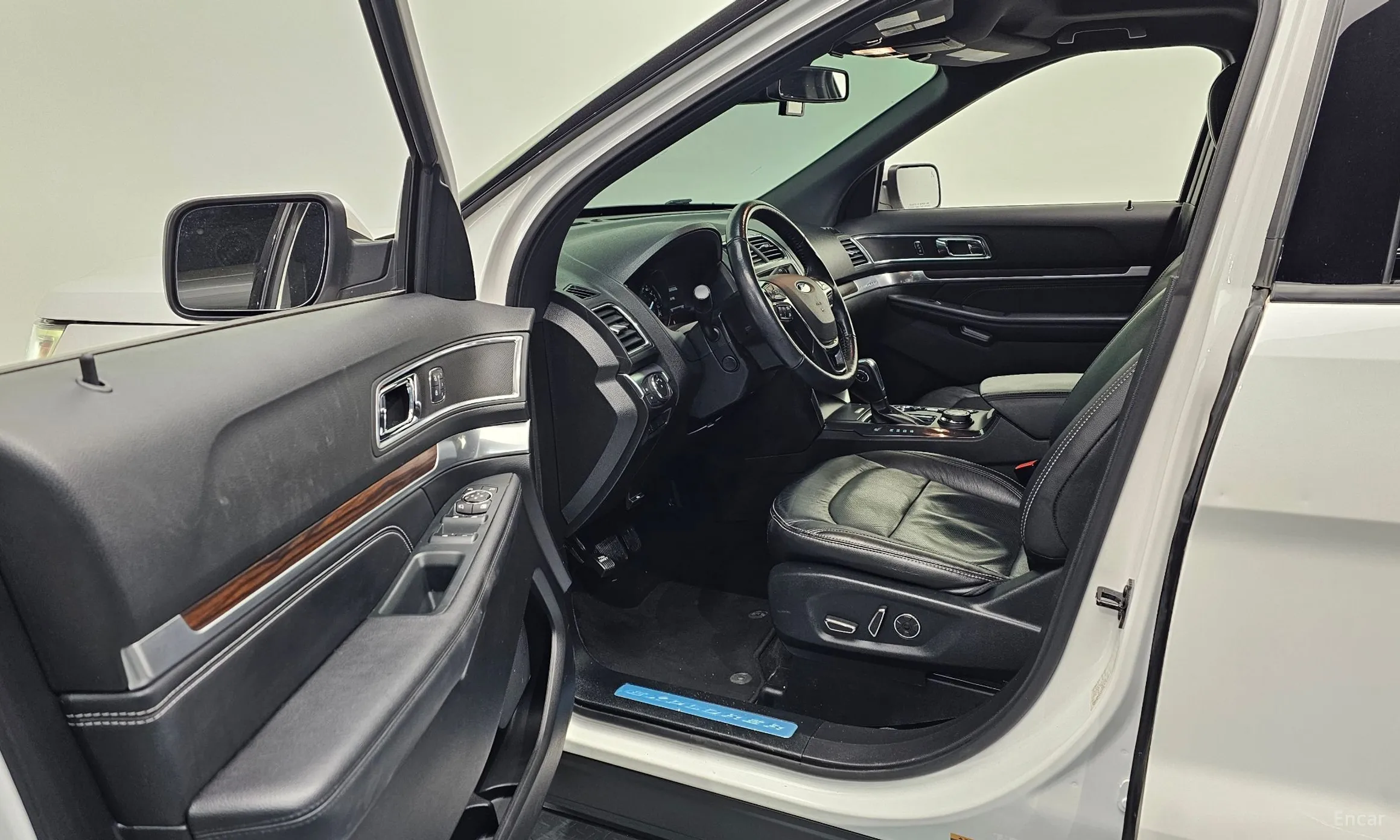 Ford Explorer превью 10