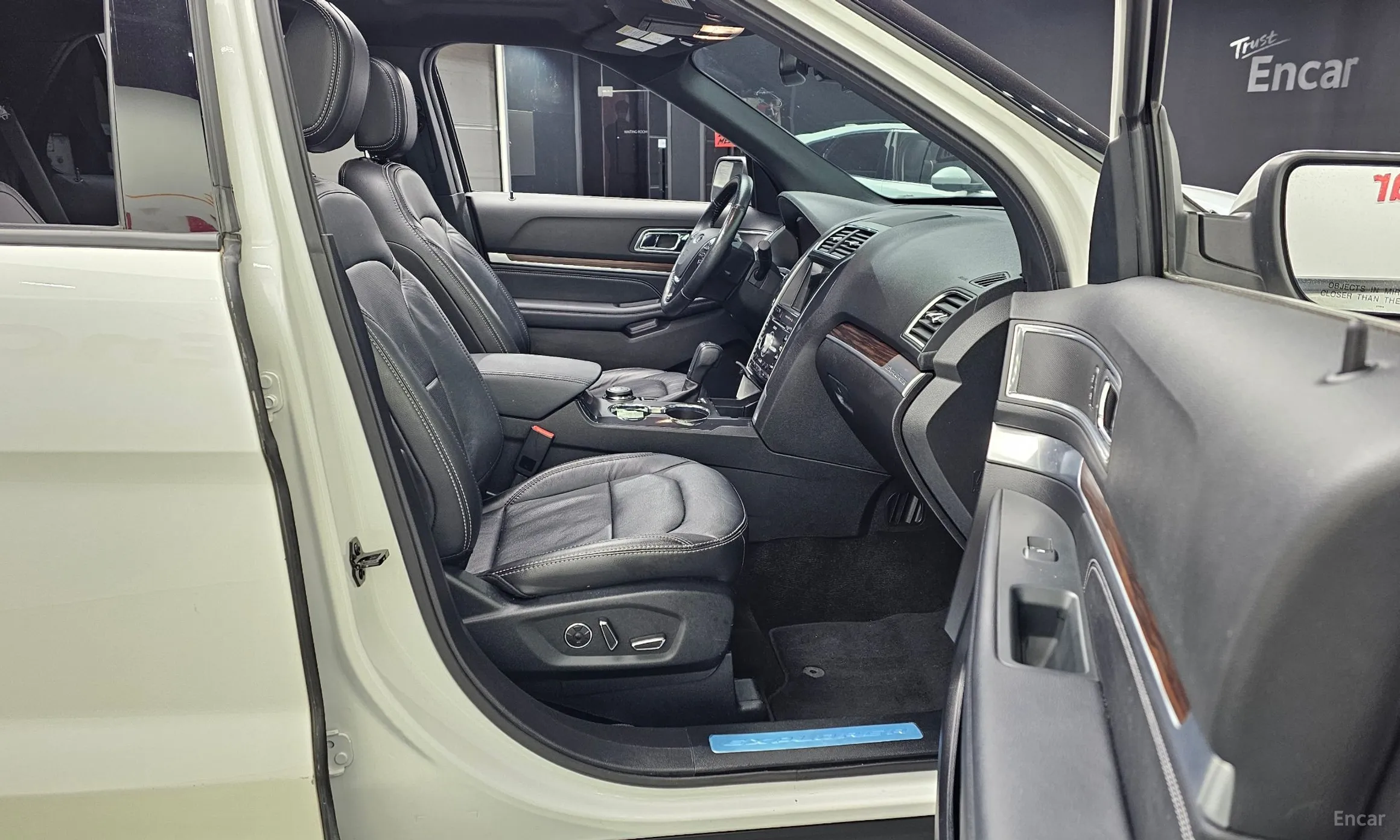 Ford Explorer превью 11