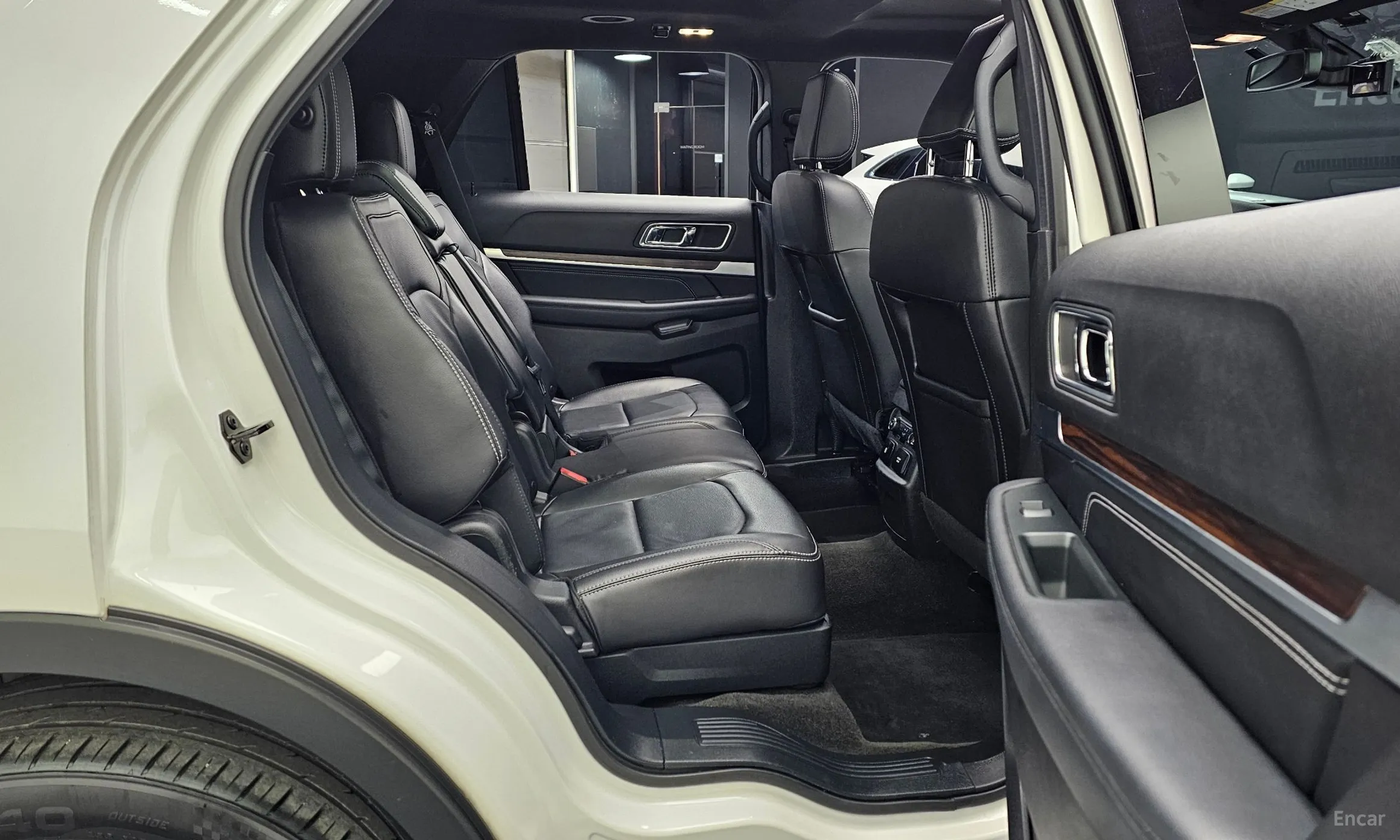 Ford Explorer превью 12