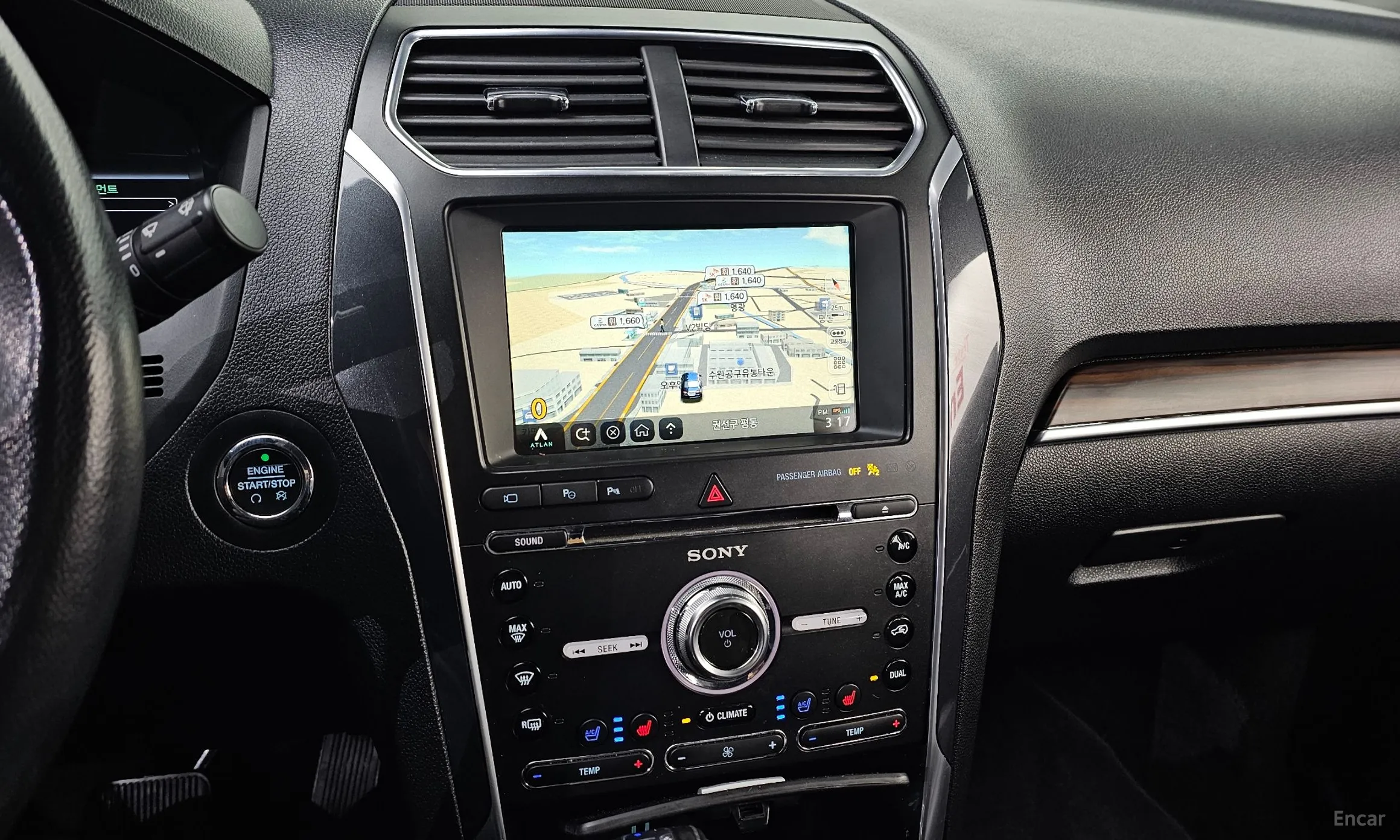 Ford Explorer превью 14