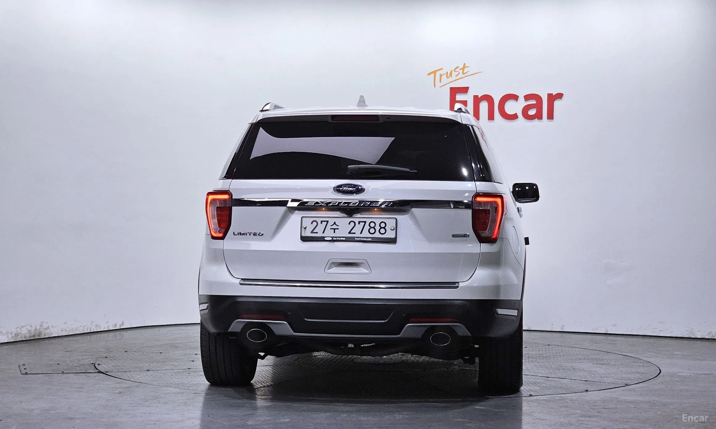 Ford Explorer превью 4