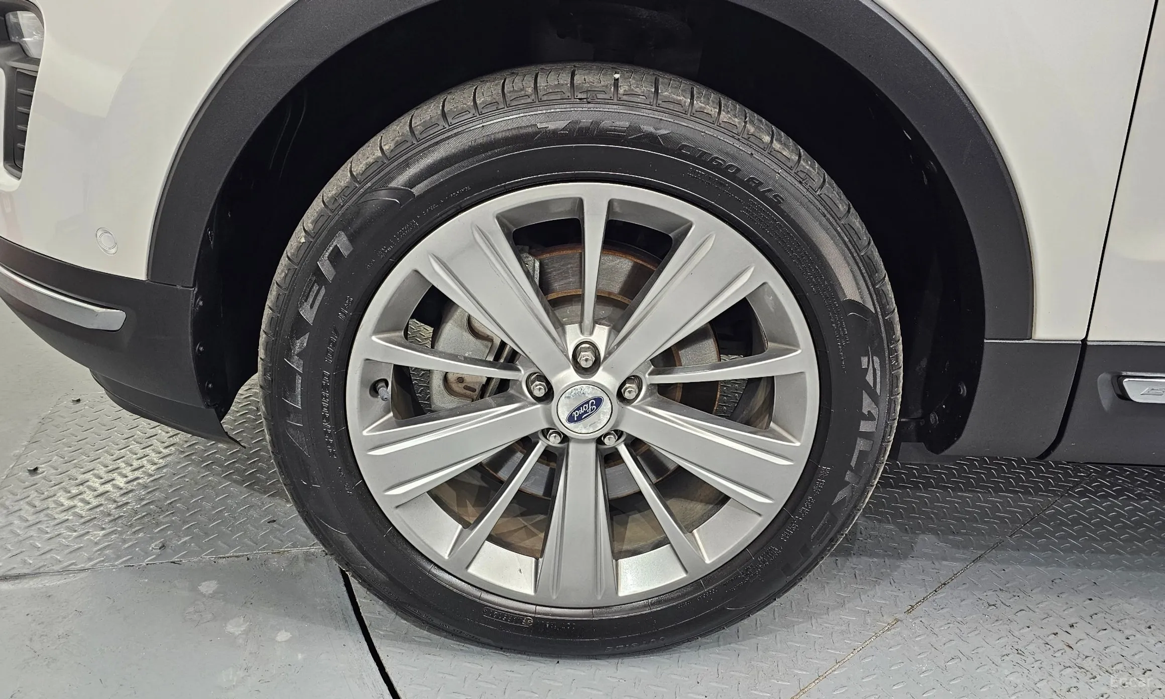 Ford Explorer превью 5